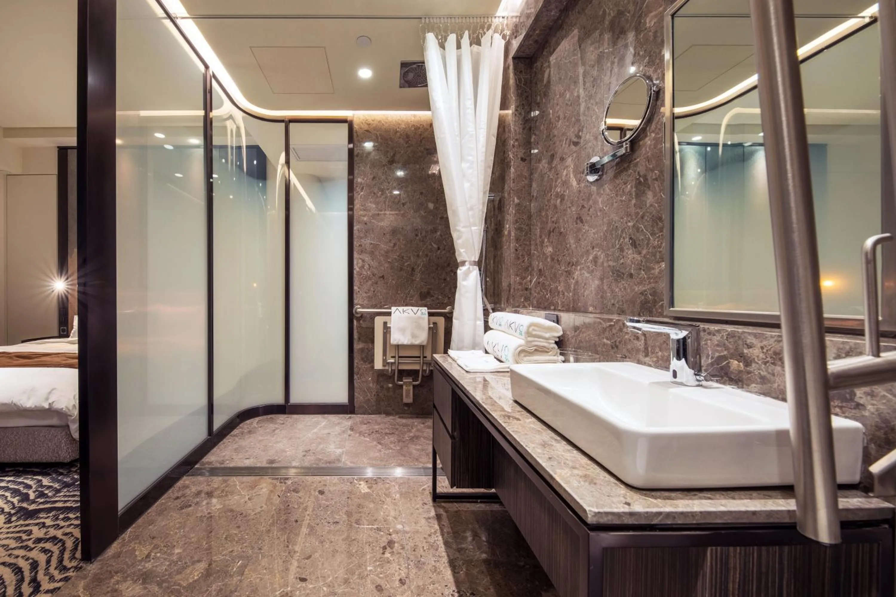 Bathroom, Bed in AKVO Hotel