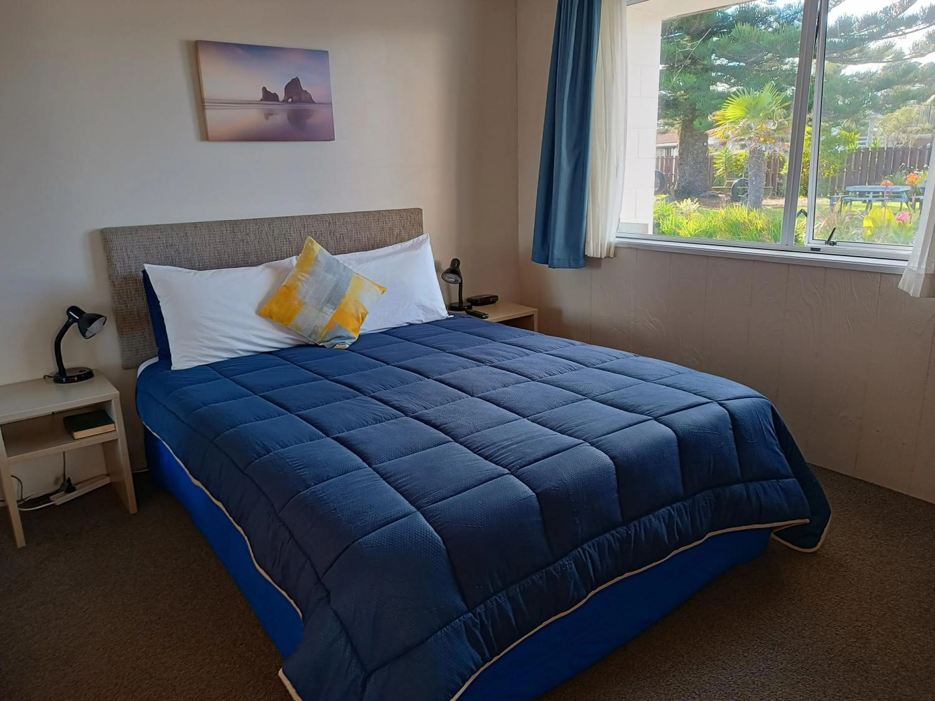 Two-Bedroom Apartment in Beaches Motel