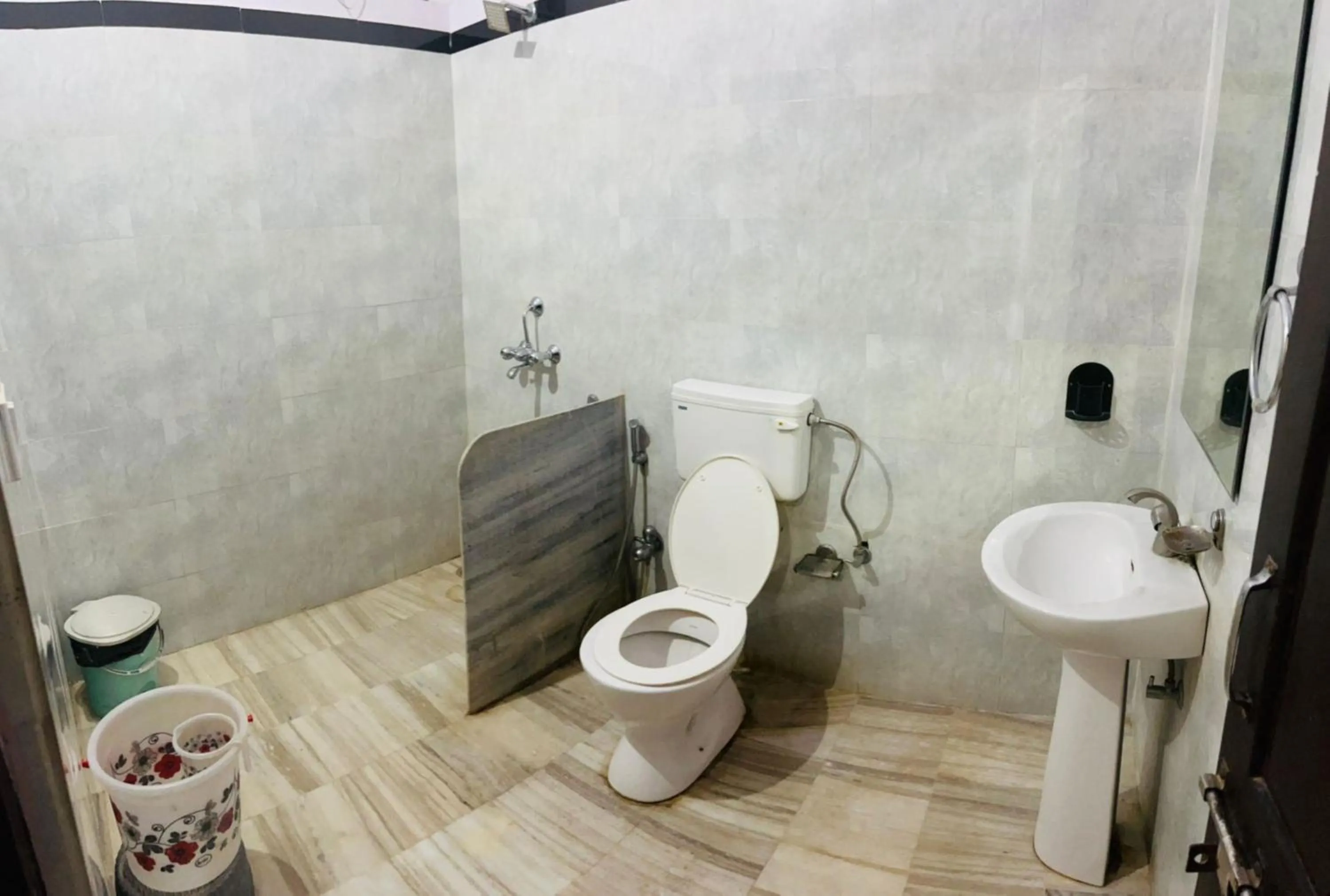 Toilet in Hotel Mewad Haveli Pushkar