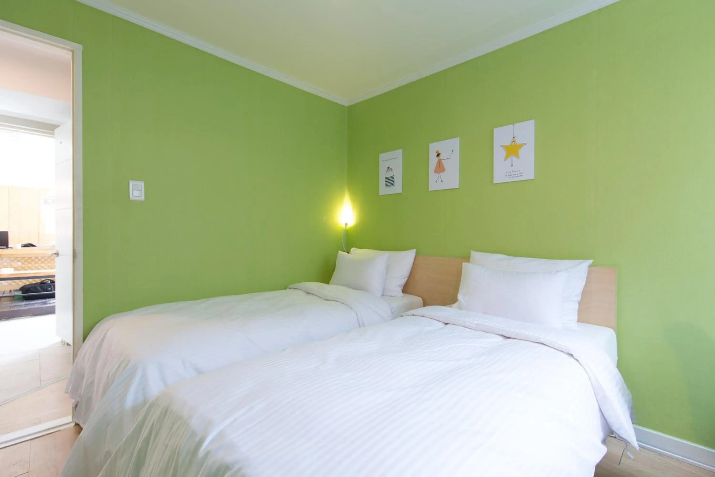 Bed in Travel Monster Bed in Travel Monster