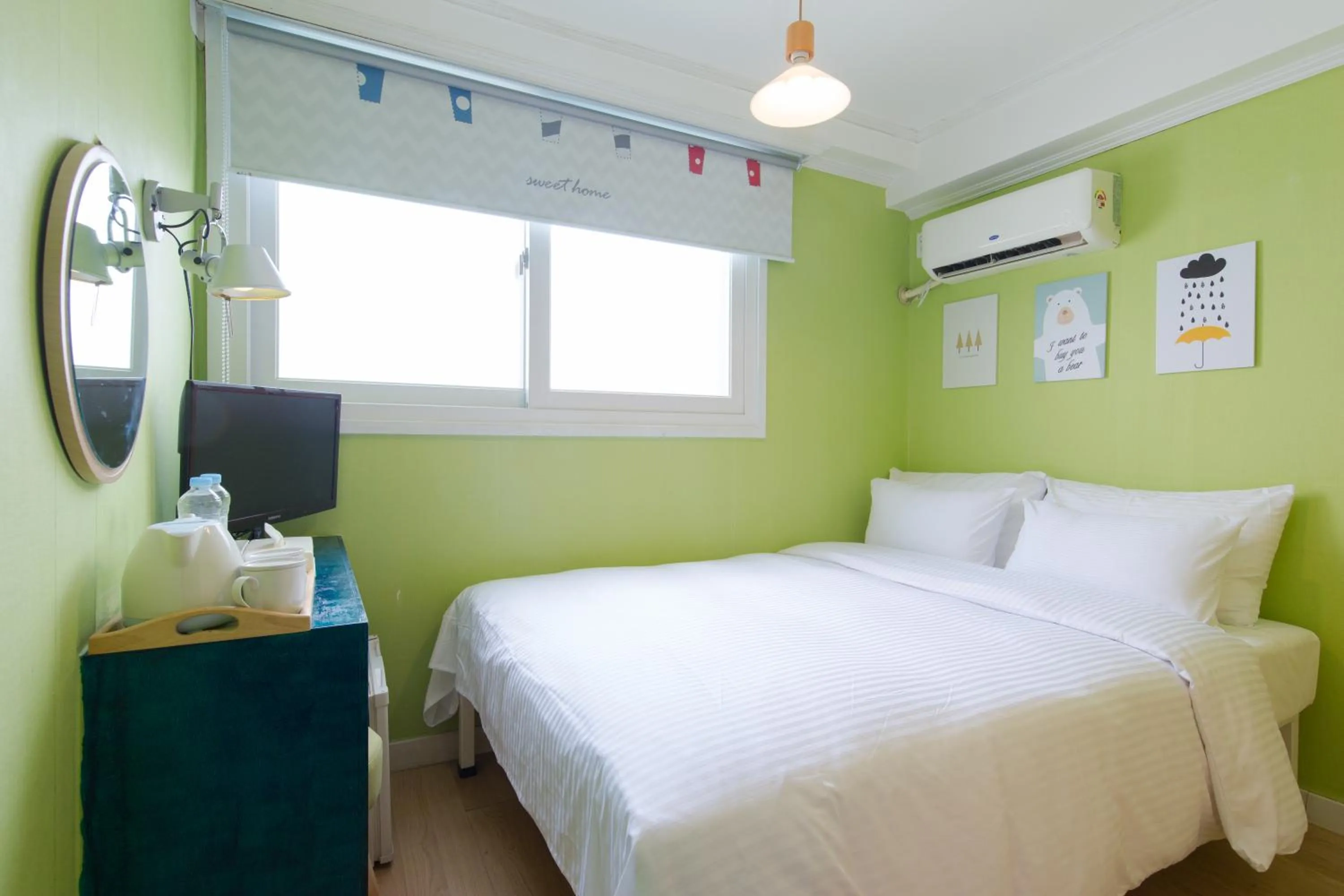 Bed in Travel Monster