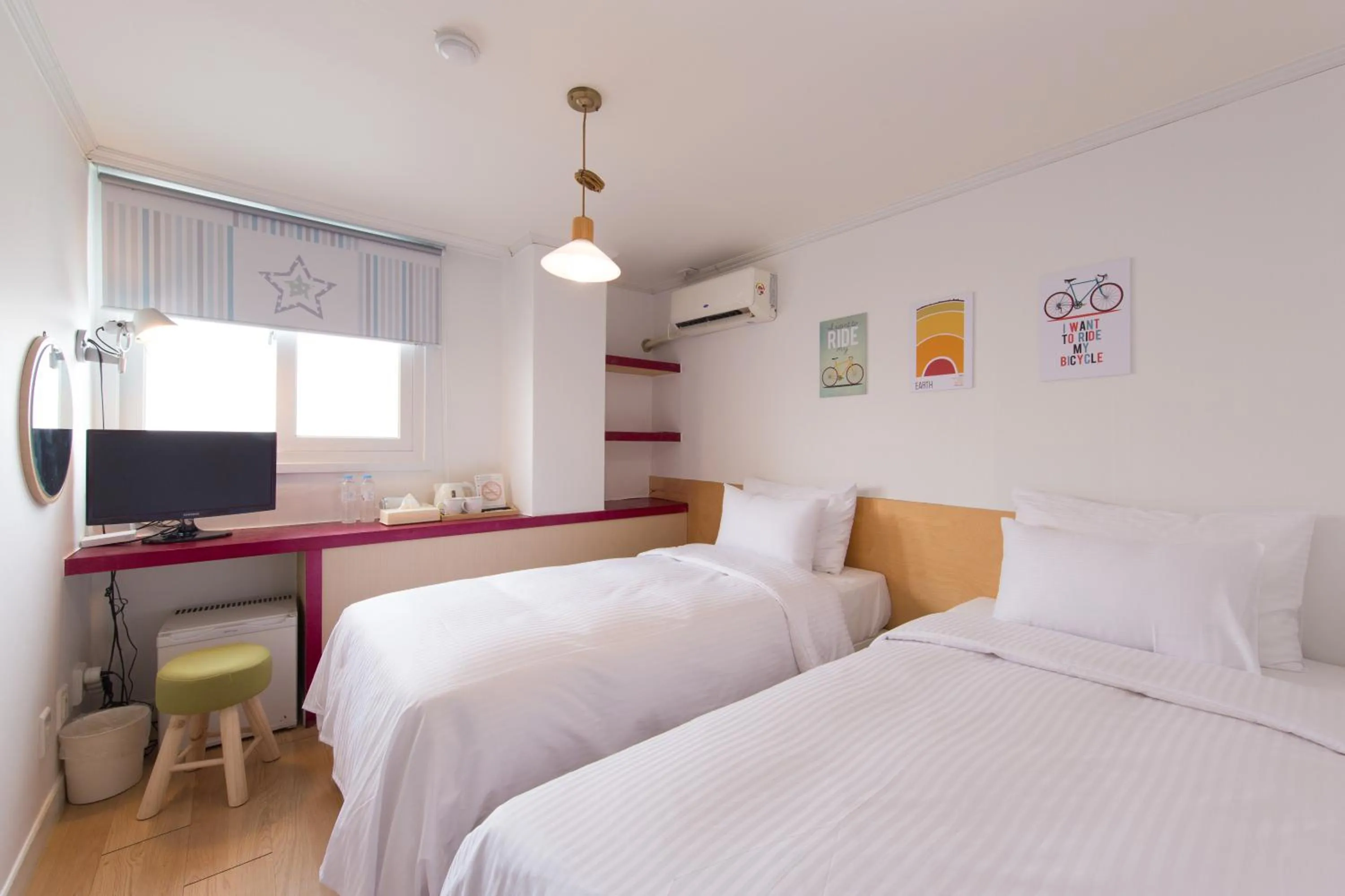 Bed in Travel Monster