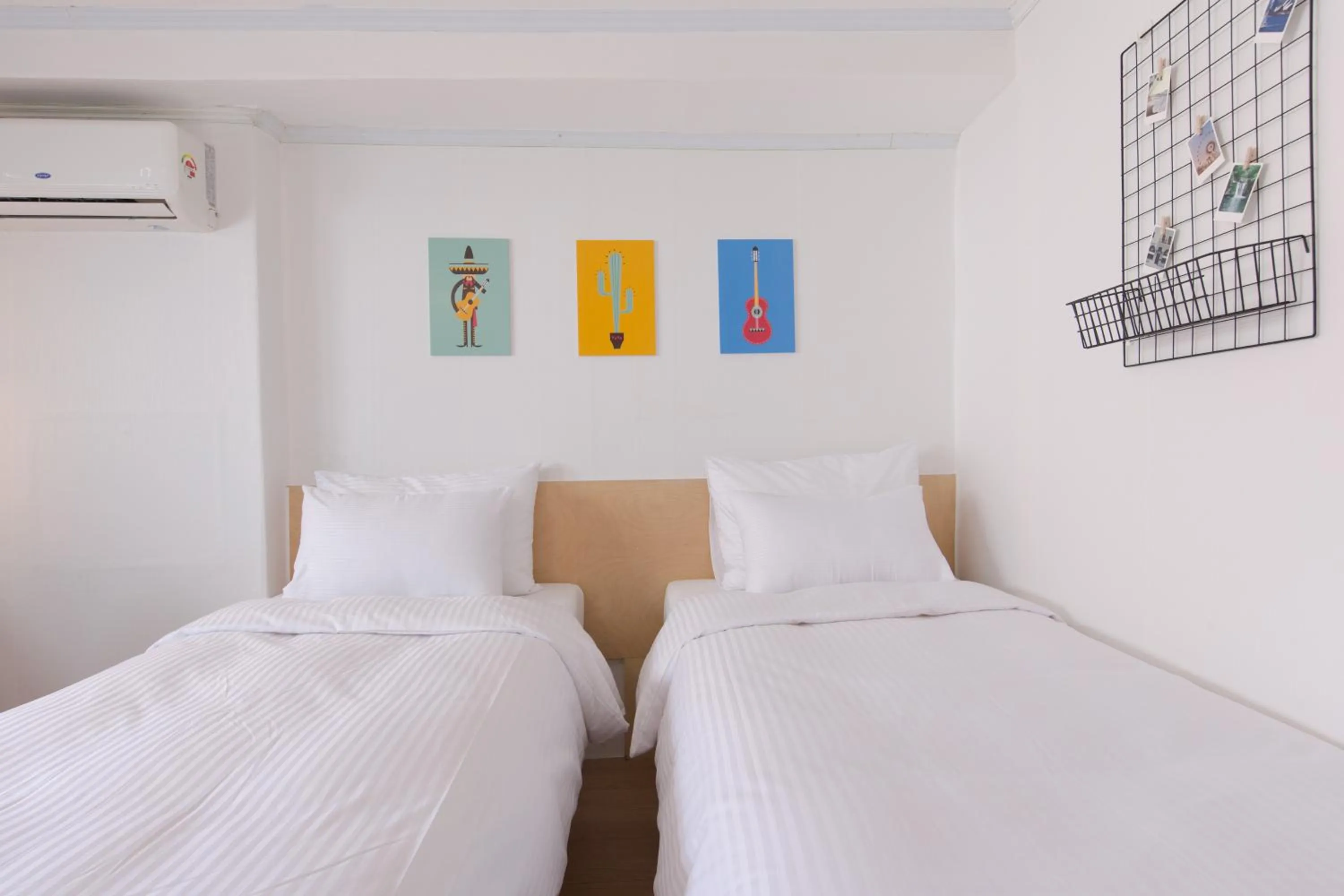 Bed in Travel Monster