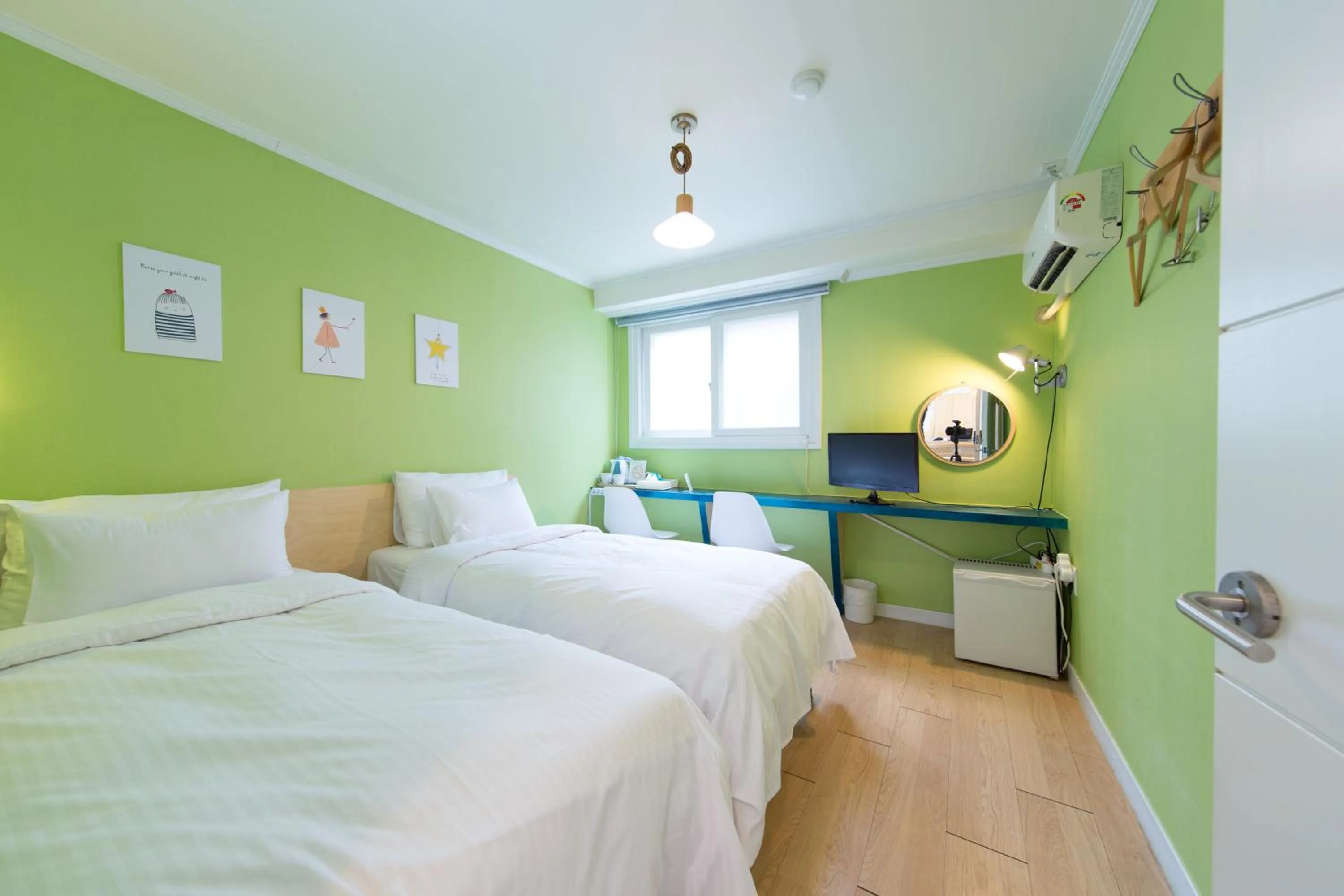 Bed in Travel Monster