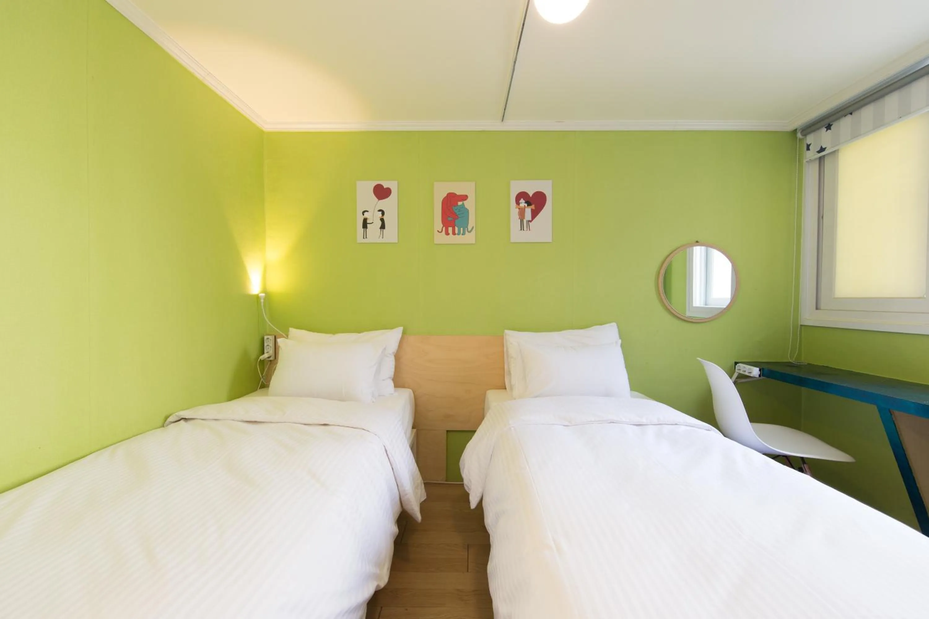 Bed in Travel Monster