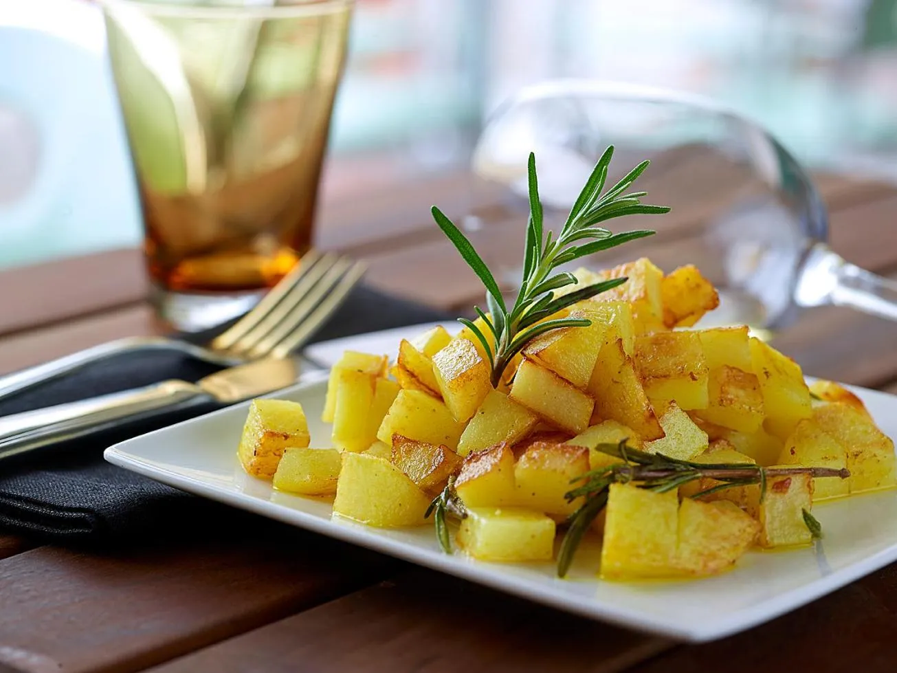 Restaurant/places to eat in Bella Vista Hotel "by Checkin"