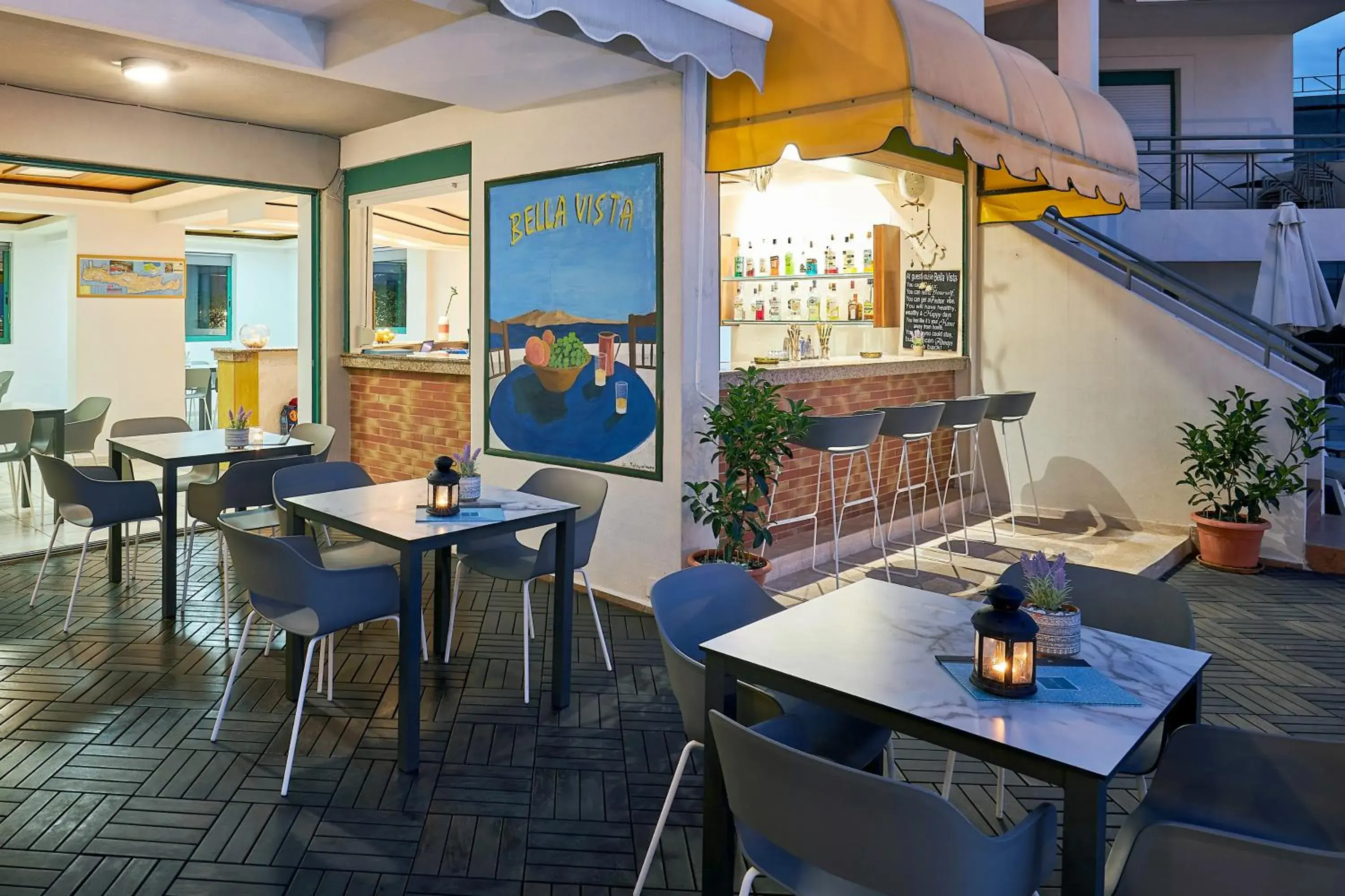 Restaurant/places to eat in Bella Vista Hotel "by Checkin" Restaurant/places to eat in Bella Vista Hotel "by Checkin"