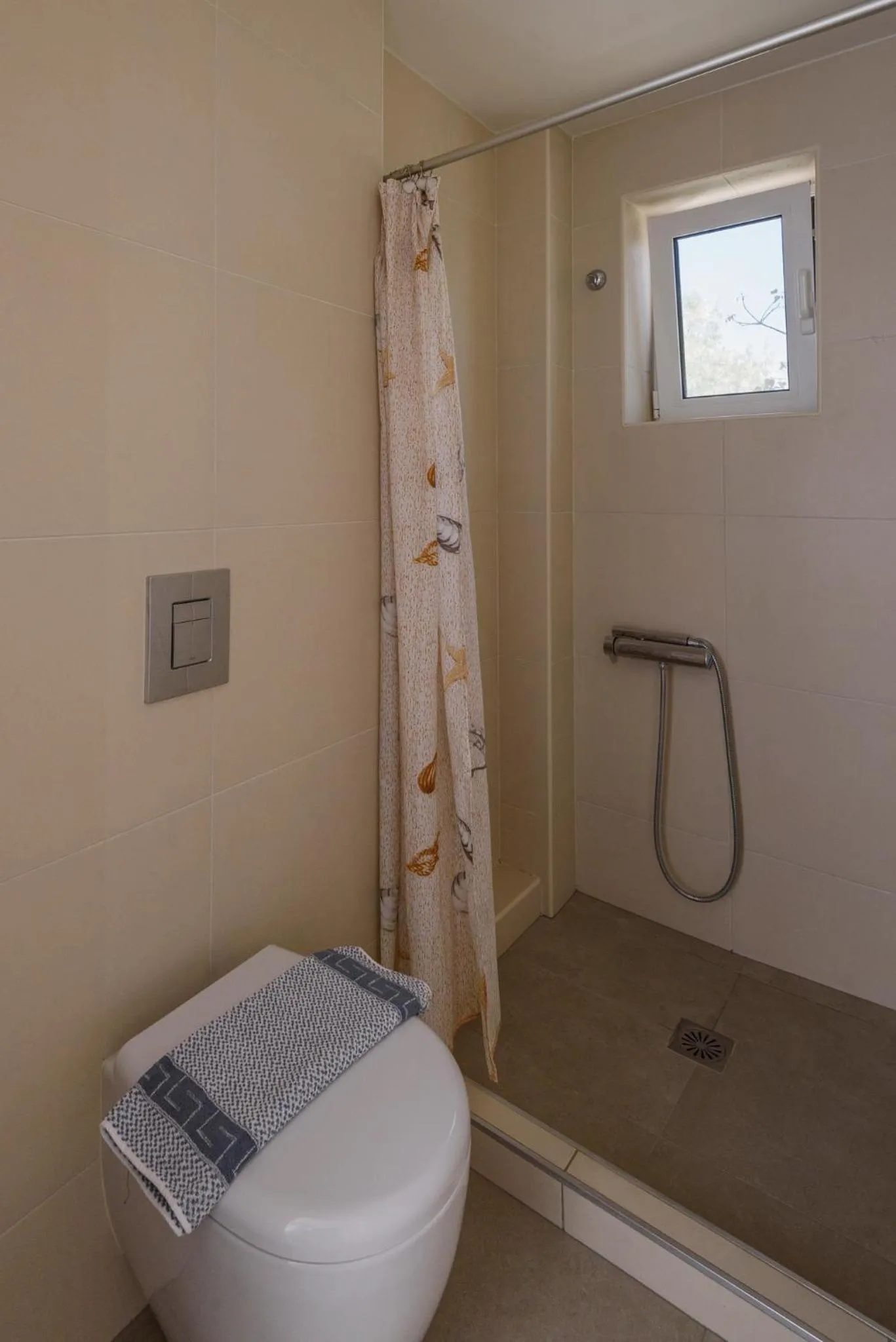 Shower in Poseidon Studios & Apartments