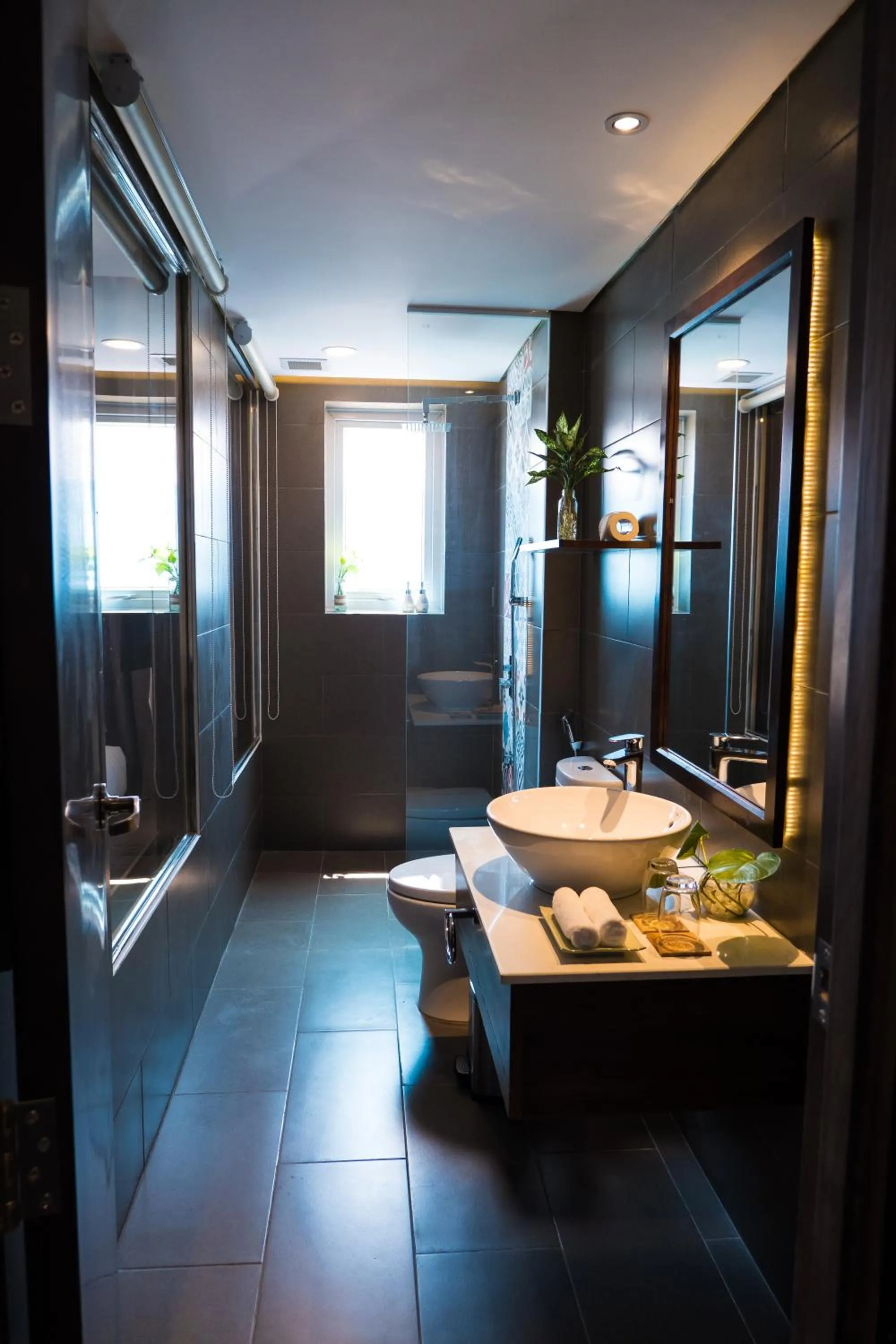 Shower in Santori Hotel Da Nang Bay