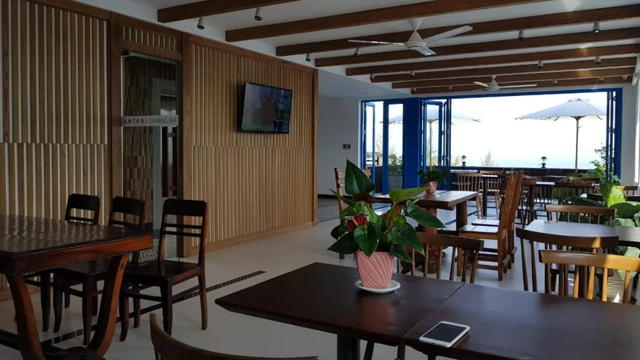 Restaurant/places to eat in Santori Hotel Da Nang Bay