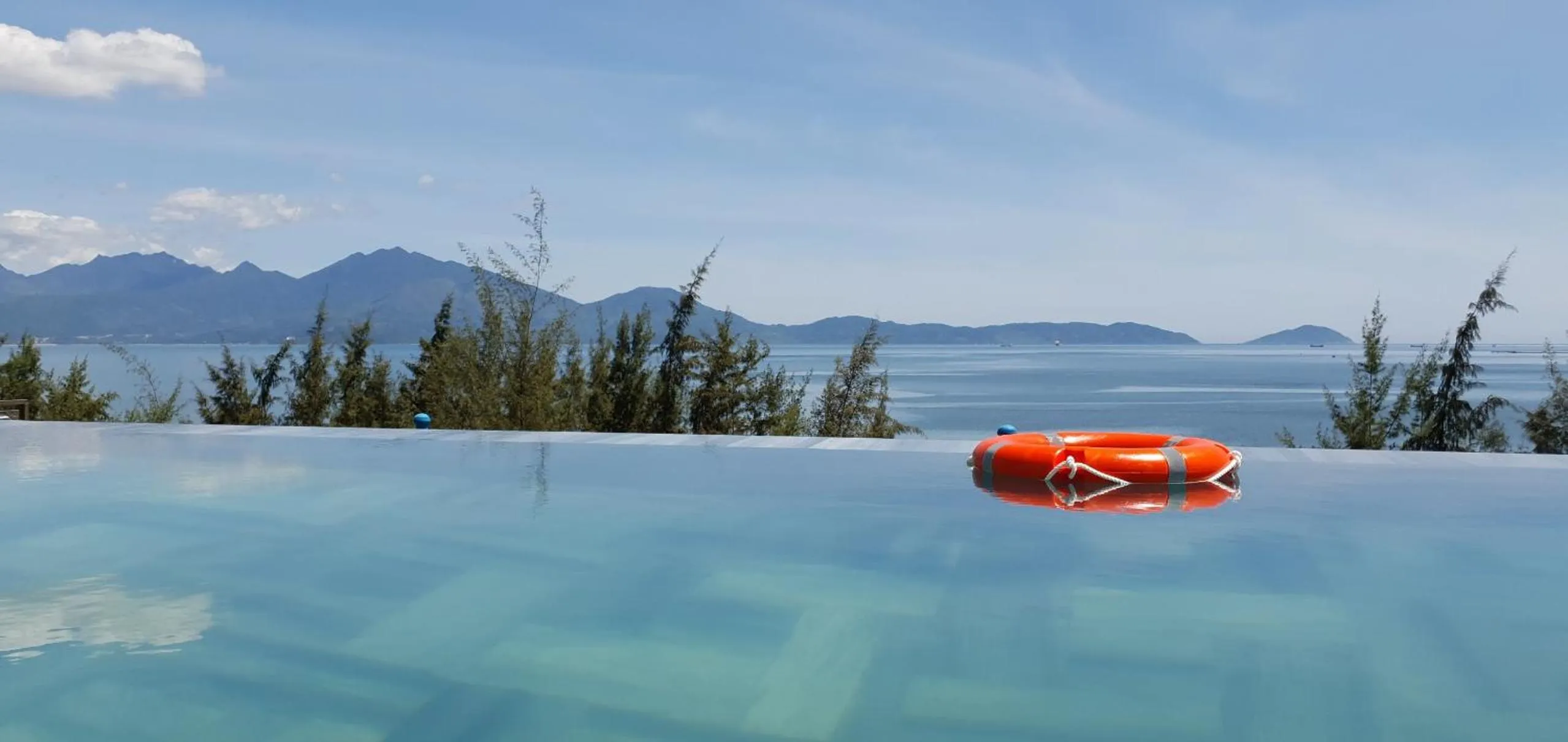 Swimming pool in Santori Hotel Da Nang Bay