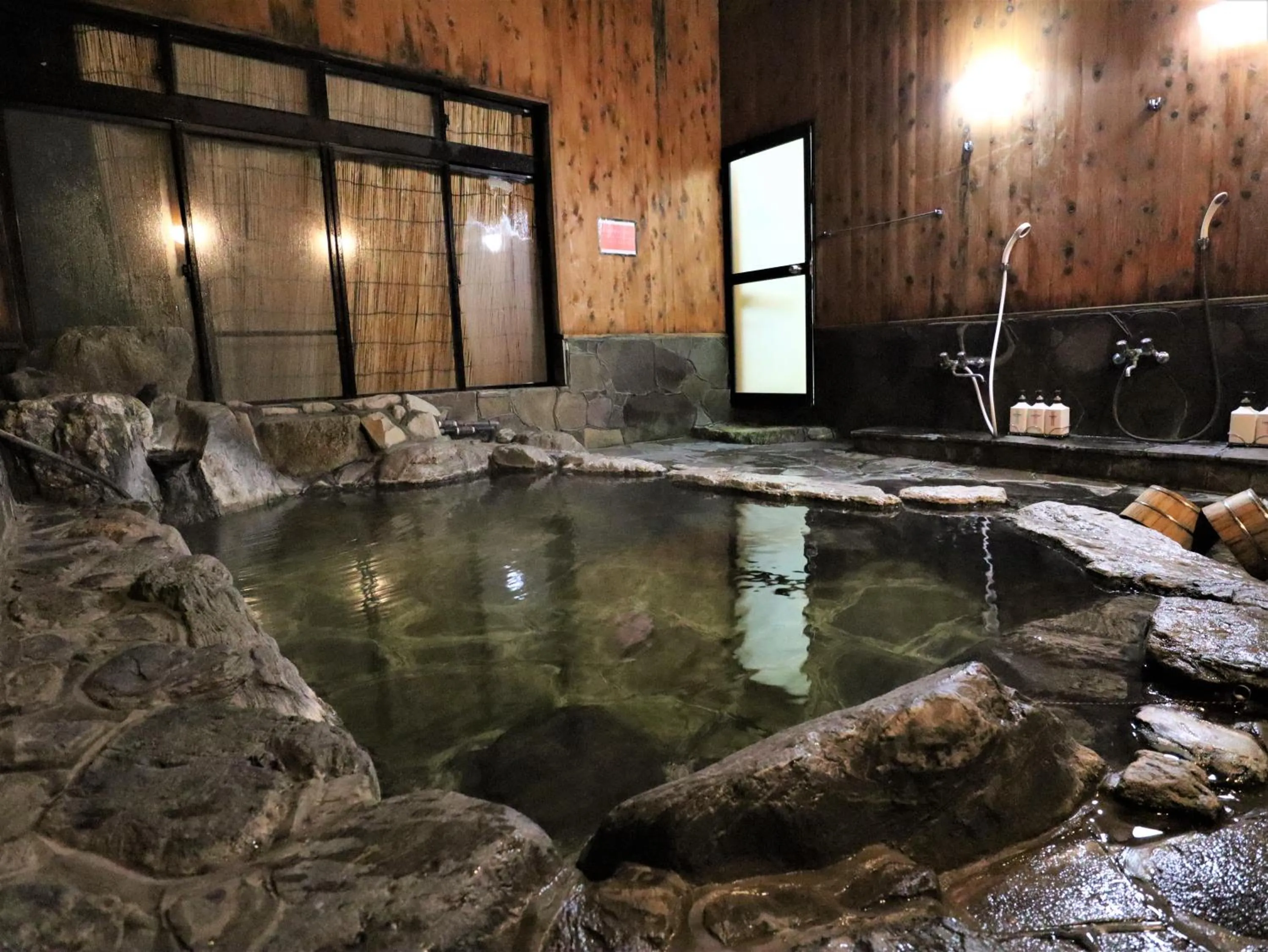 Hot Spring Bath in Yufuin Hoshinosato