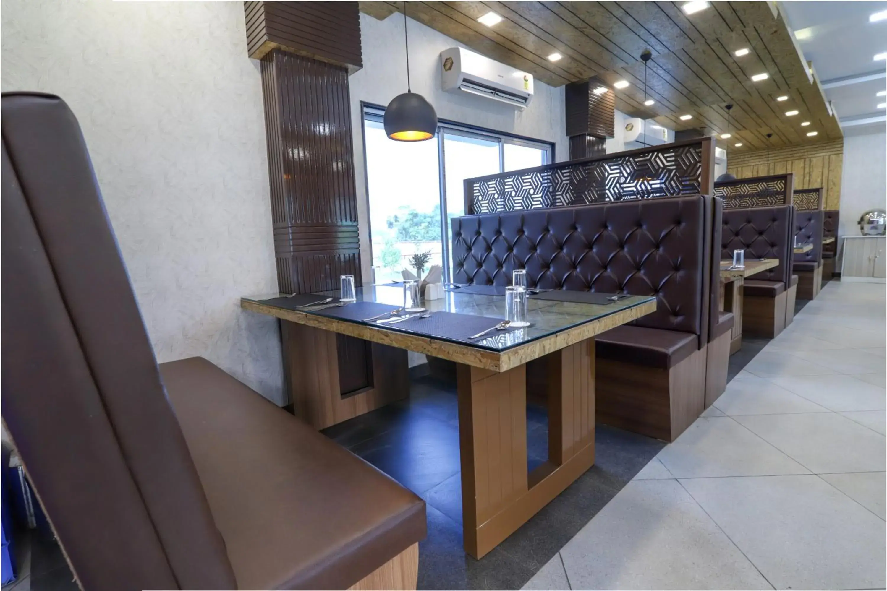 Restaurant/places to eat in Resort Trimurti Restaurant/places to eat in Resort Trimurti