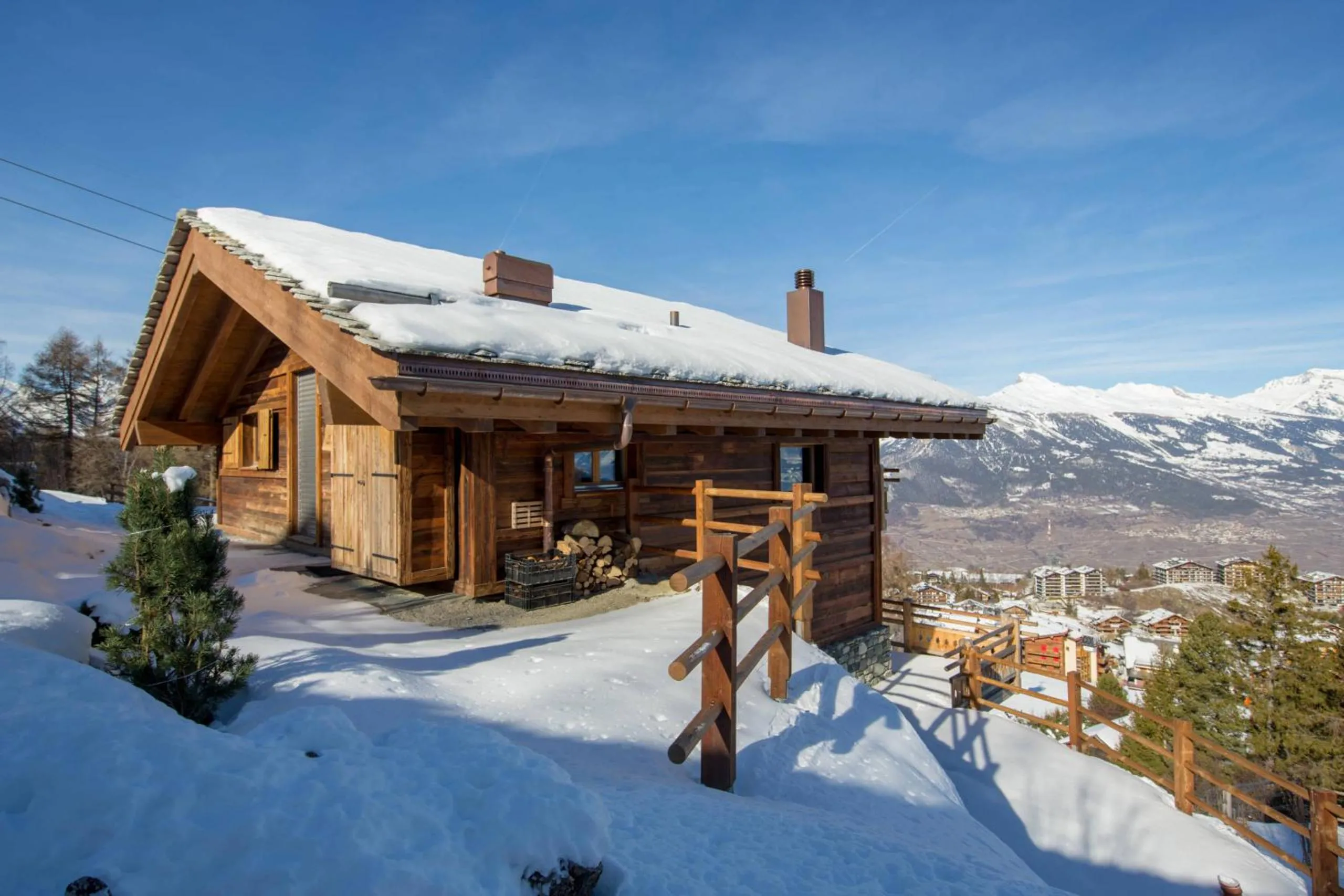 Oak Tree Chalet - on the ski slope - luxury!