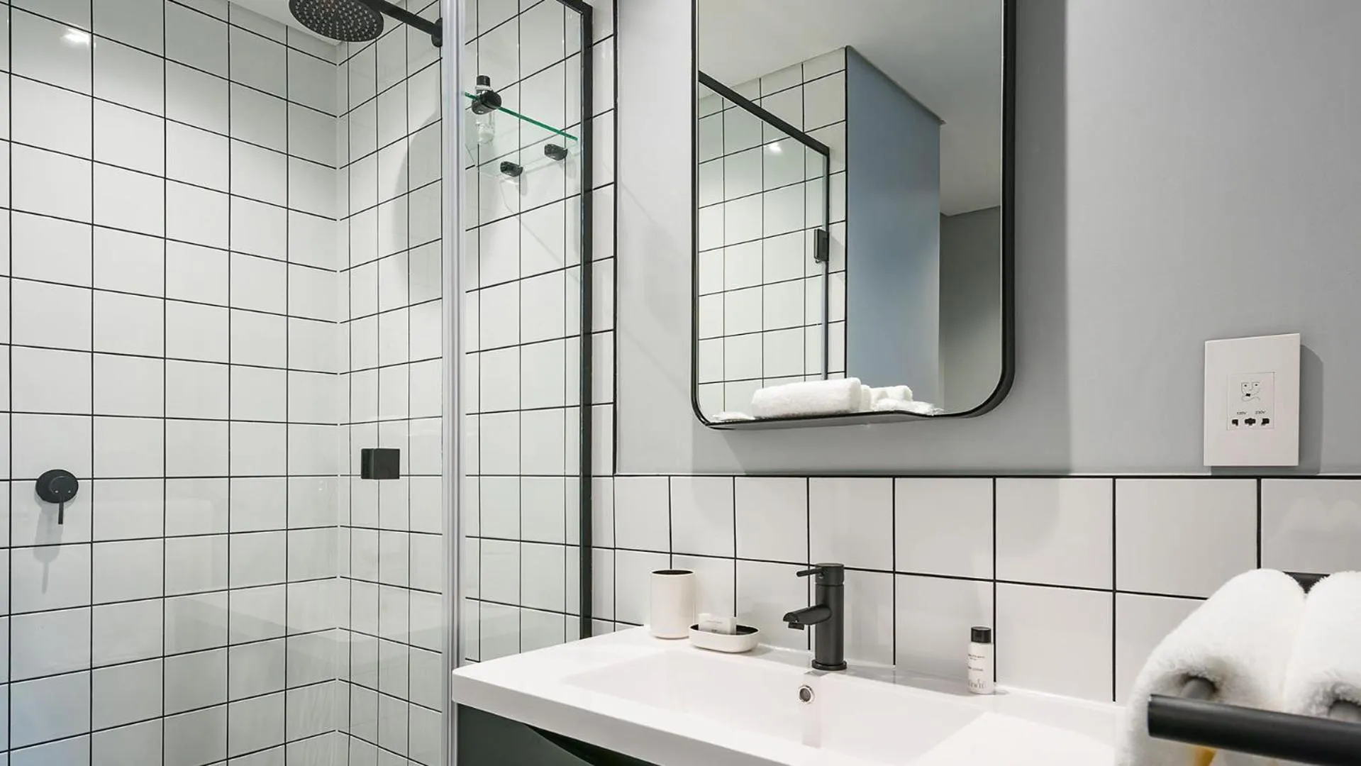 The Onyx Apartment Hotel by NEWMARK