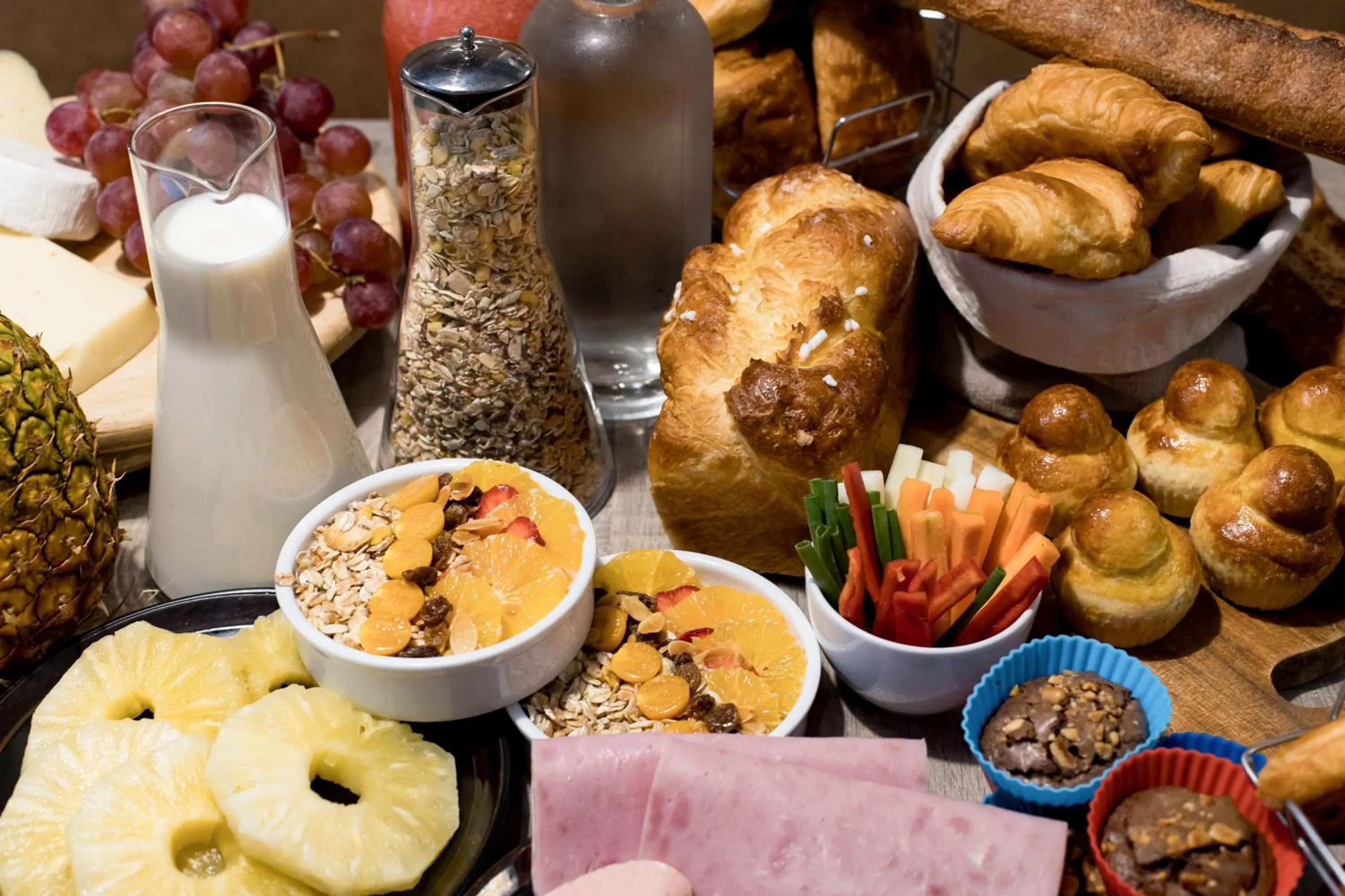 Restaurant/places to eat in Radisson Serviced Apartments Antananarivo City Centre