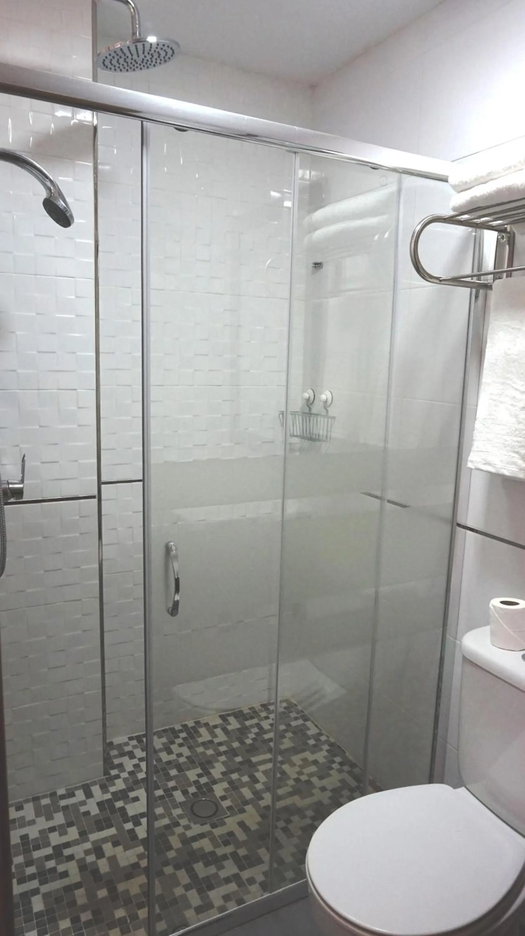 Shower in La Baraka de Guadalmar B&B Aeropuerto