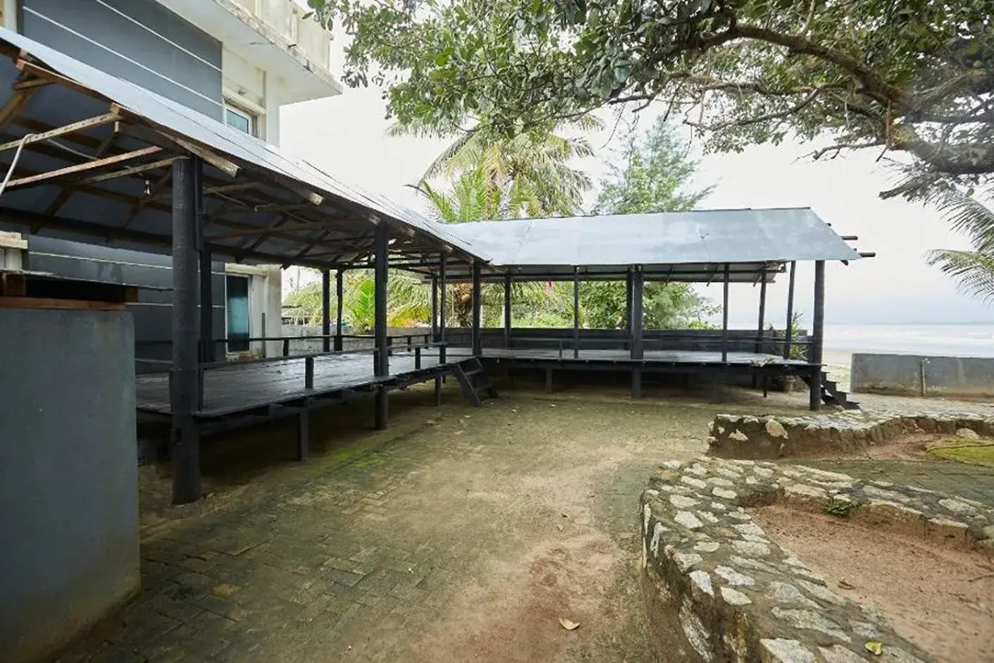 Property building in Mawar Villa, Batu Hitam Property building in Mawar Villa, Batu Hitam