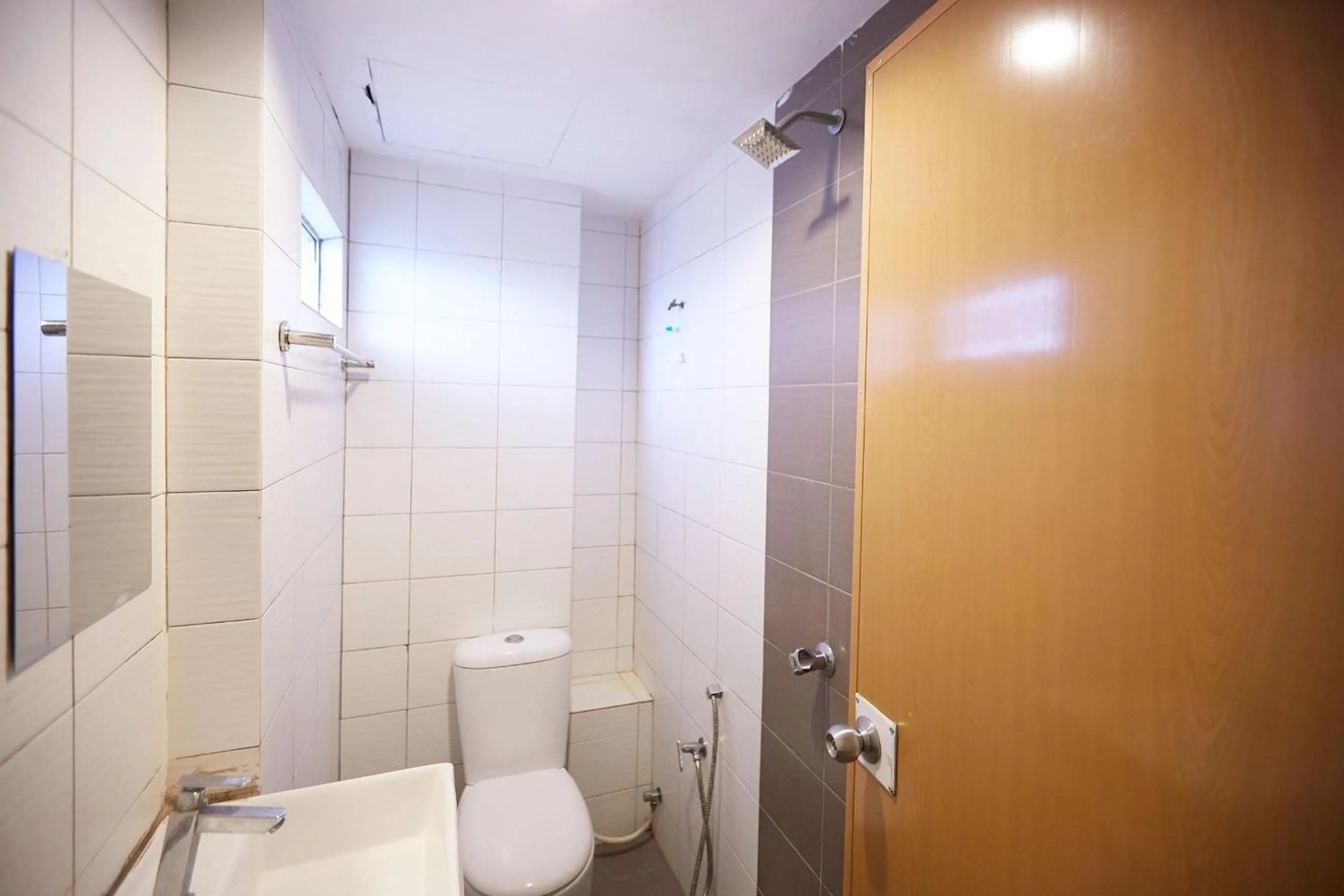 Bathroom in Mawar Villa, Batu Hitam