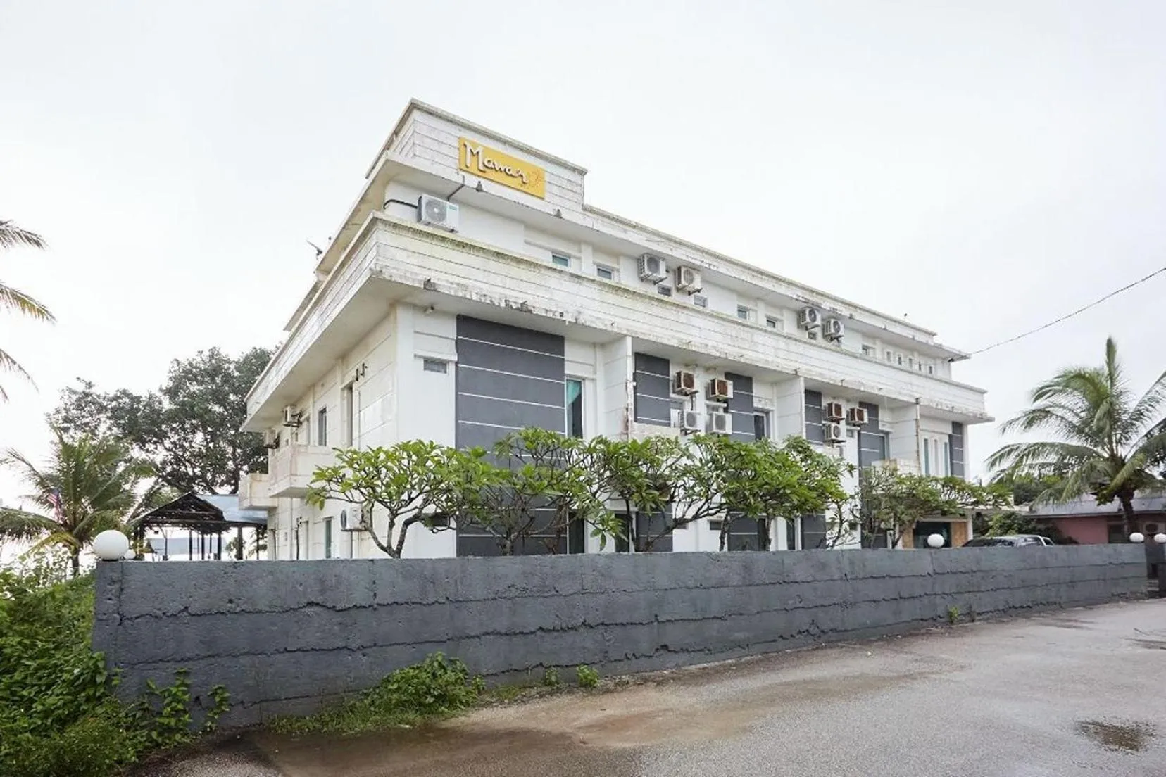 Mawar Villa, Batu Hitam