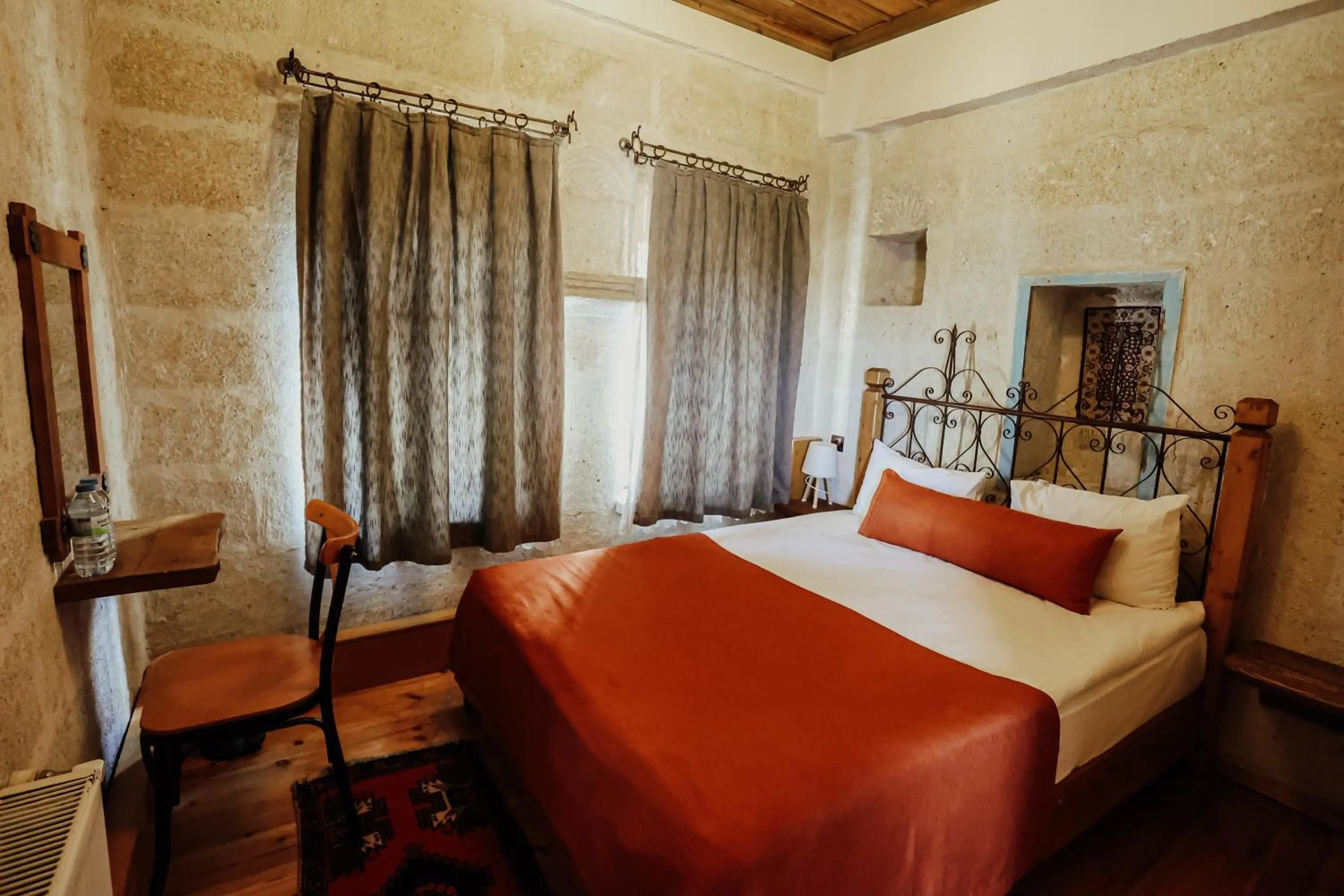 Bedroom, Bed in Kookaburra Hotel