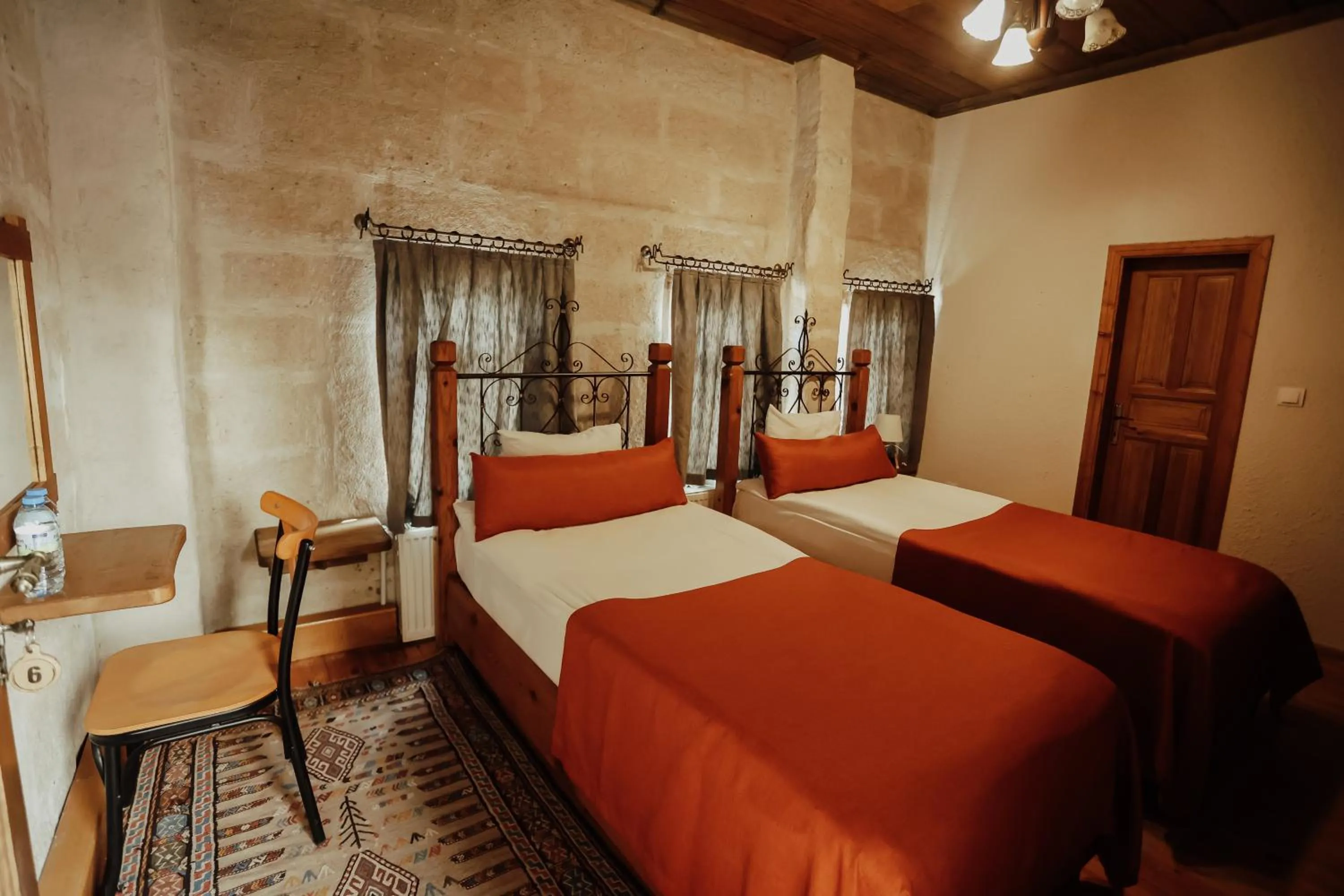 Photo of the whole room, Bed in Kookaburra Hotel