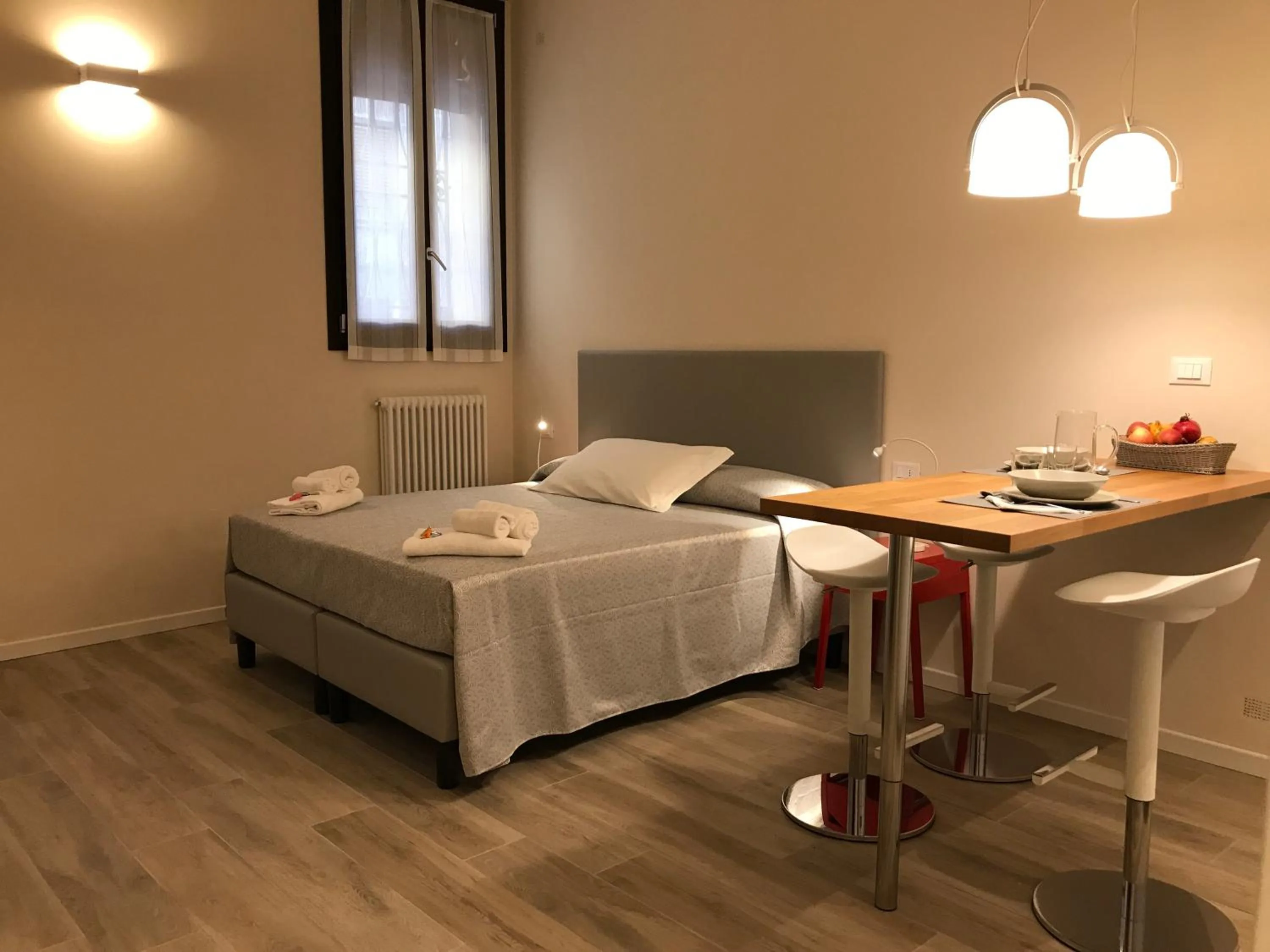 Bed in Honey Rooms Ferrara