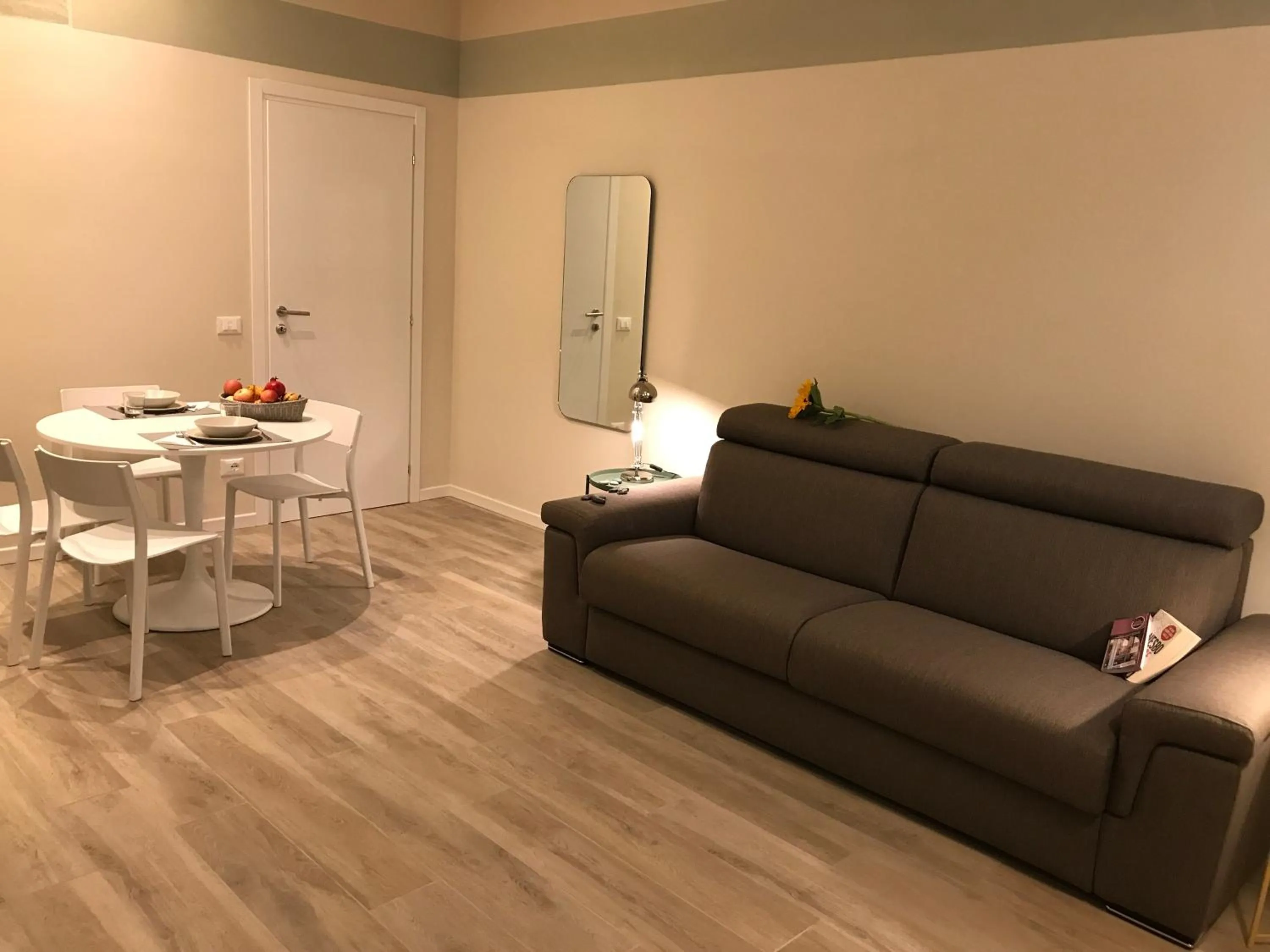 Dining area in Honey Rooms Ferrara