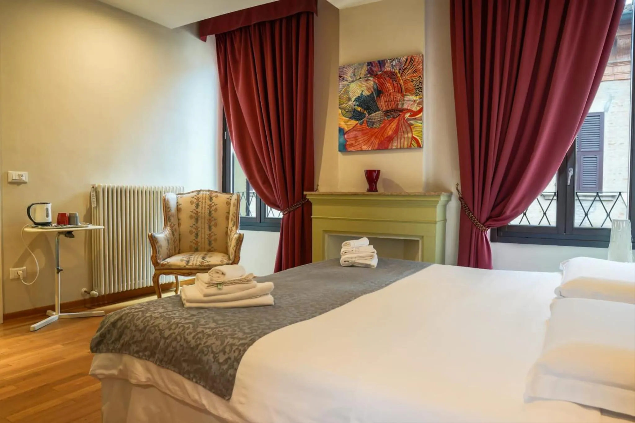 Bed in Honey Rooms Ferrara