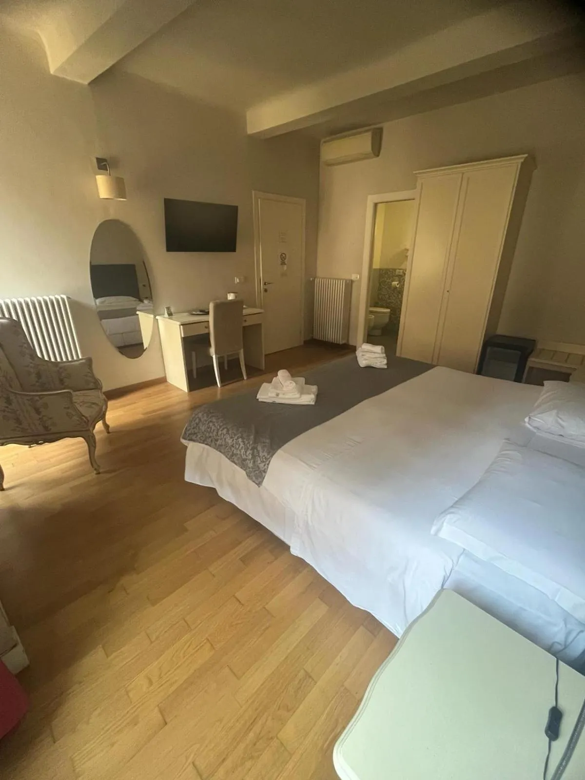 Bedroom, Bed in Honey Rooms Ferrara