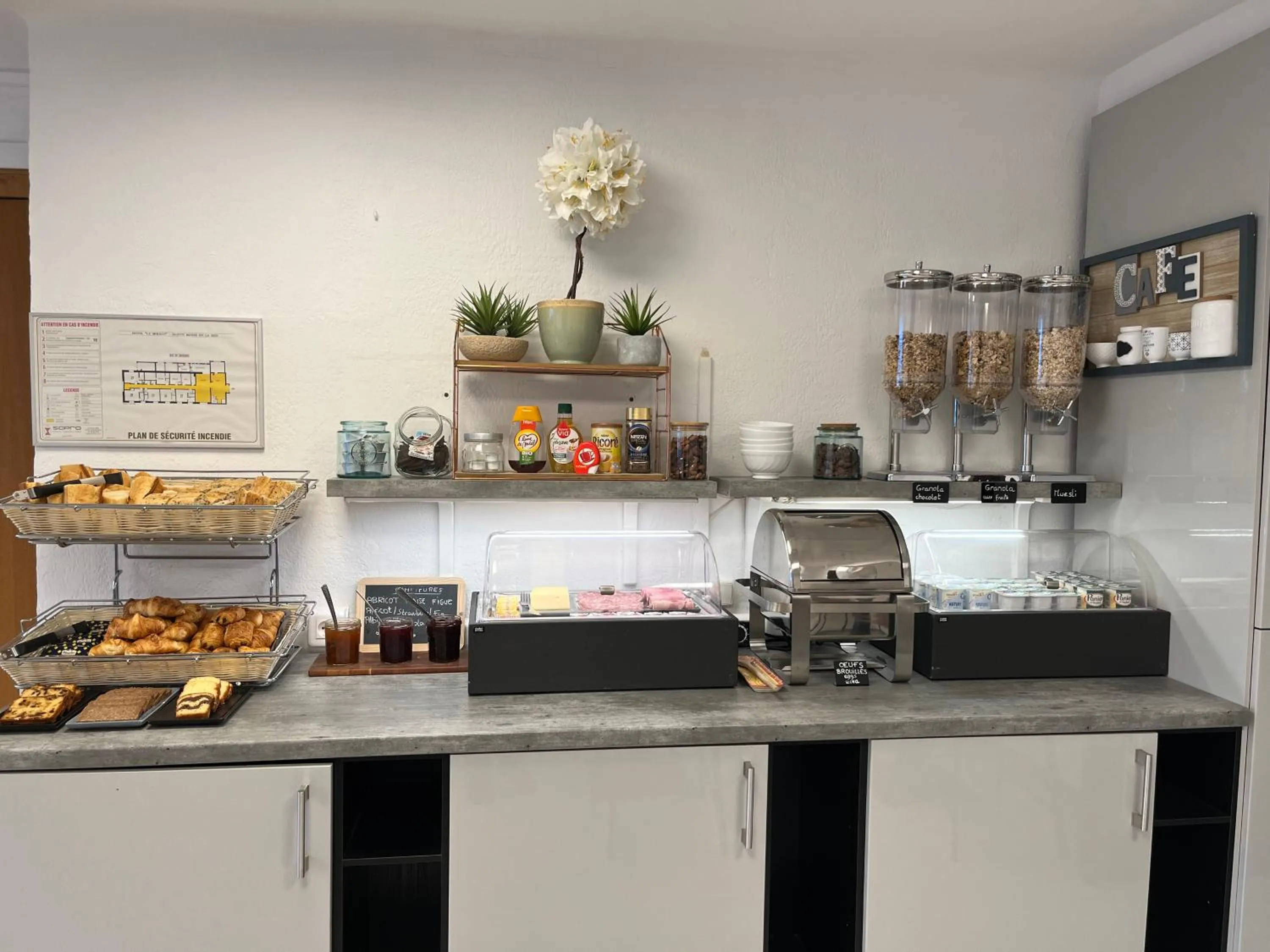 Breakfast in Hôtel Le Mirage