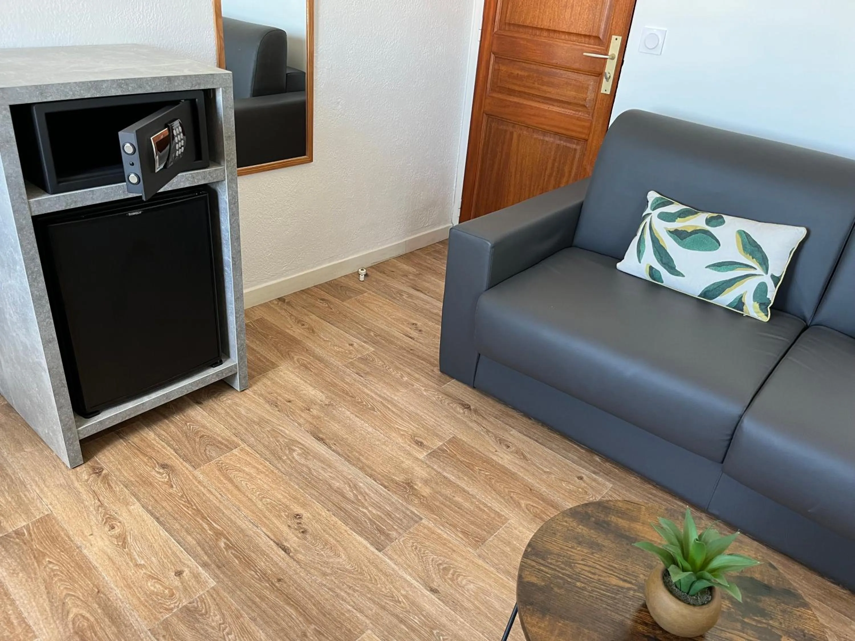 Bedroom in Hôtel Le Mirage