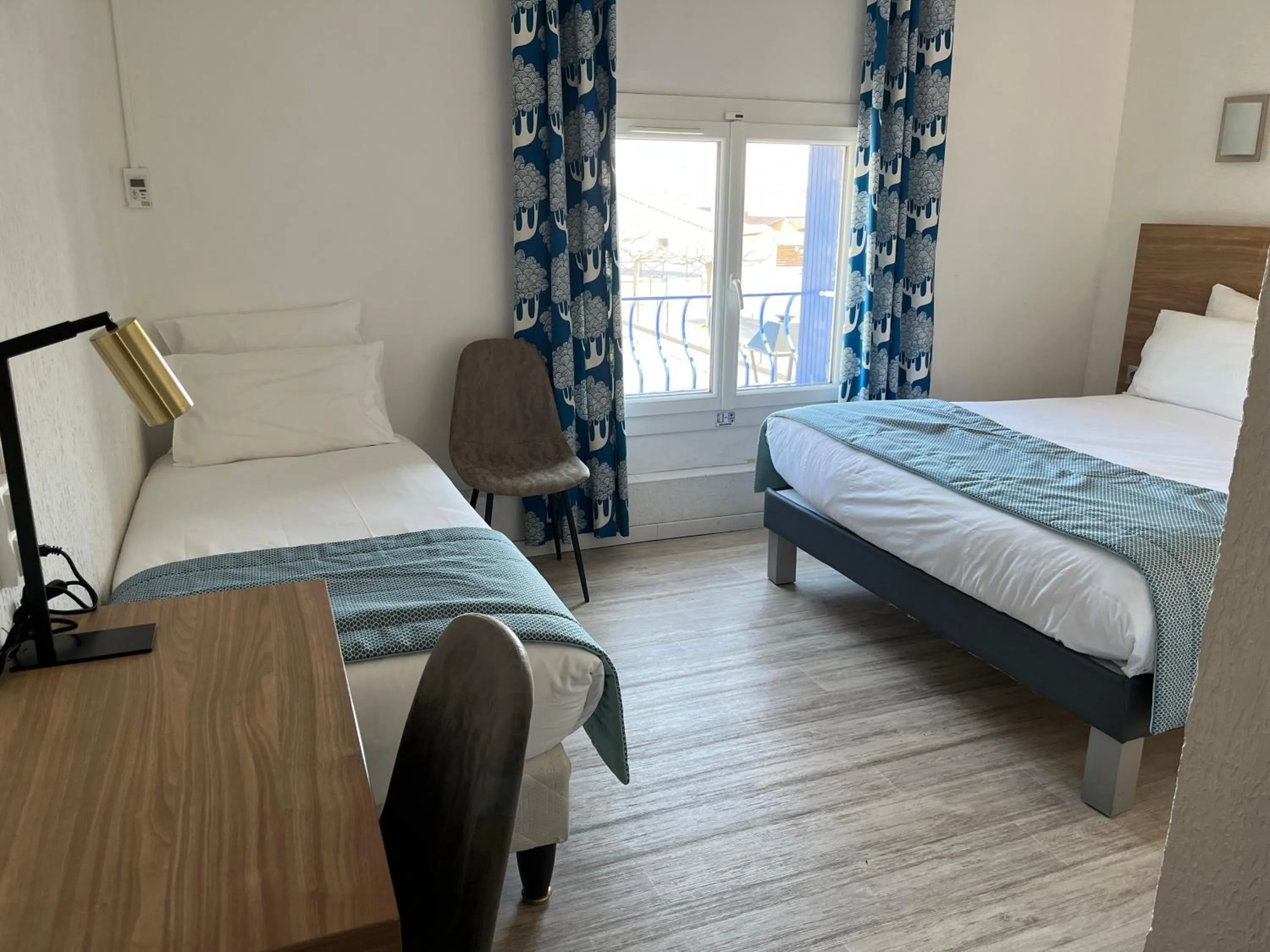 Bedroom, Bed in Hôtel Le Mirage