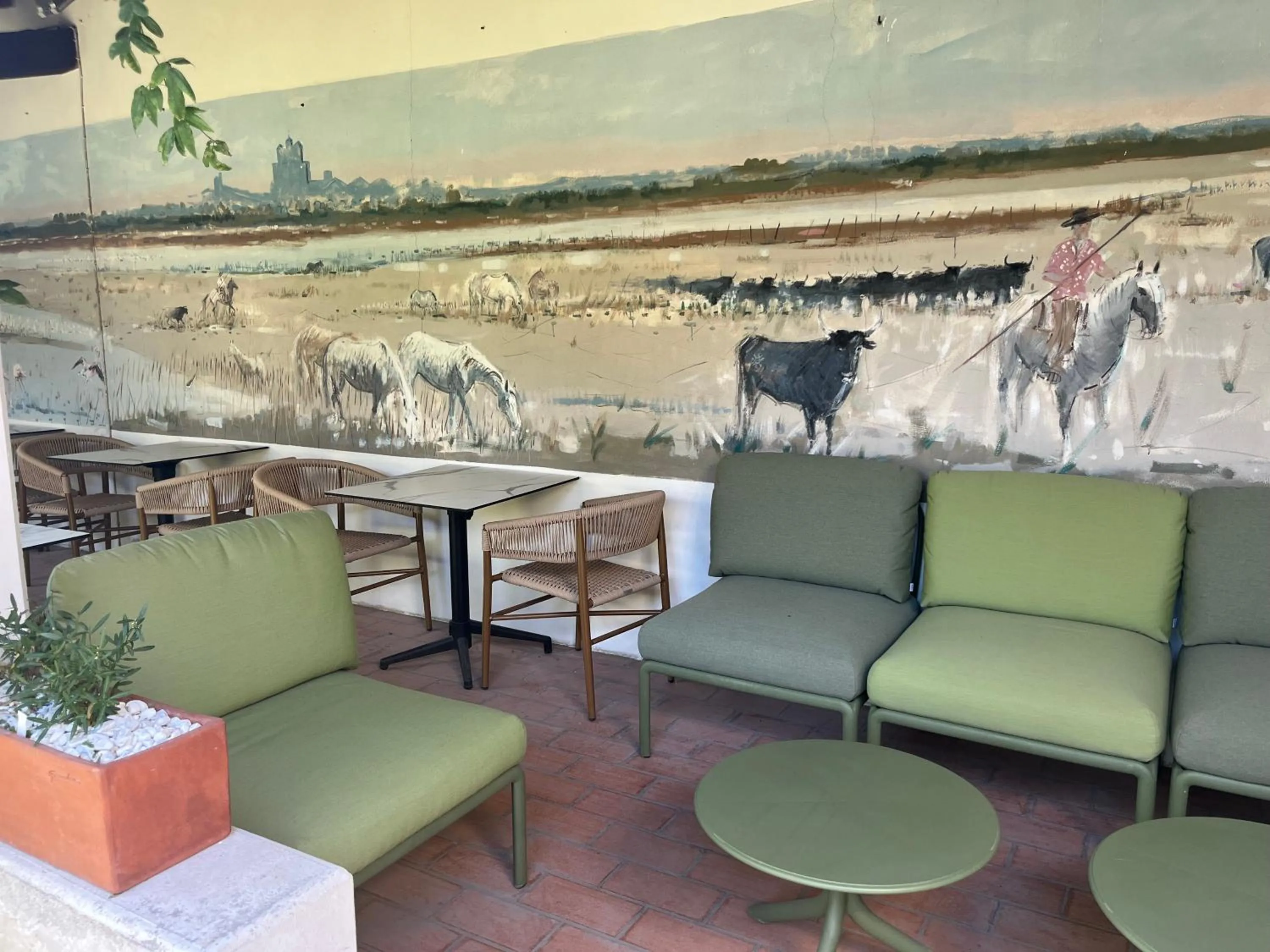 Patio in Hôtel Le Mirage