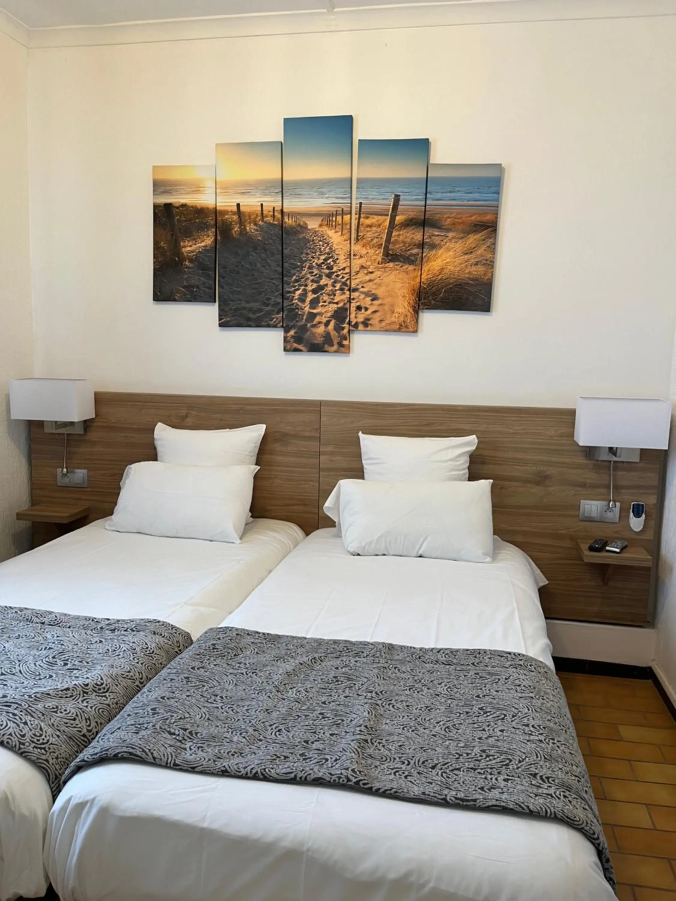 Bedroom, Bed in Hôtel Le Mirage