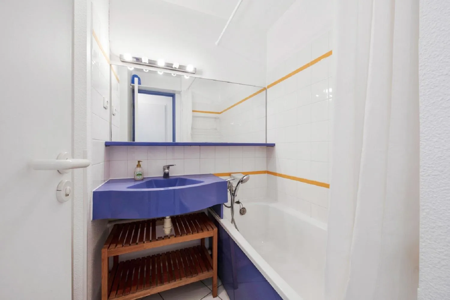 Bathroom in Residence La Pinede - maeva Home