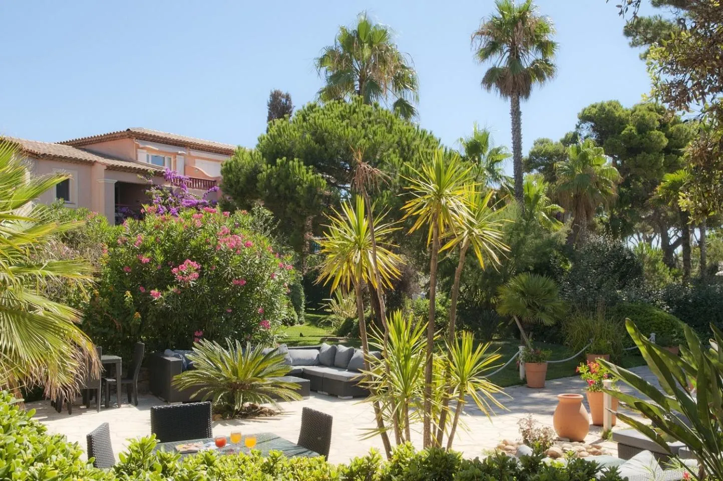 Property building in Residence La Pinede - maeva Home