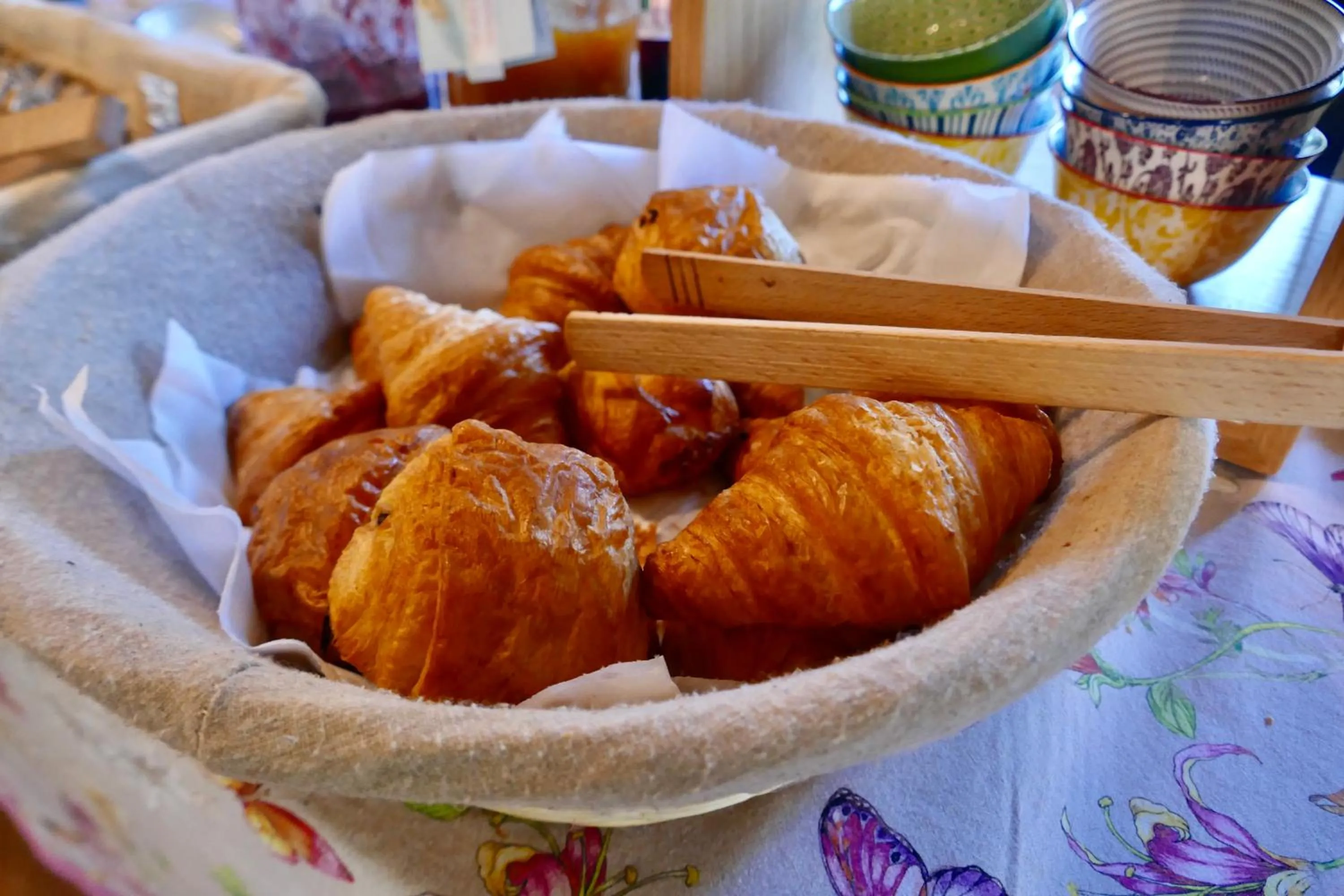 Buffet breakfast in Hôtel Le Blainon