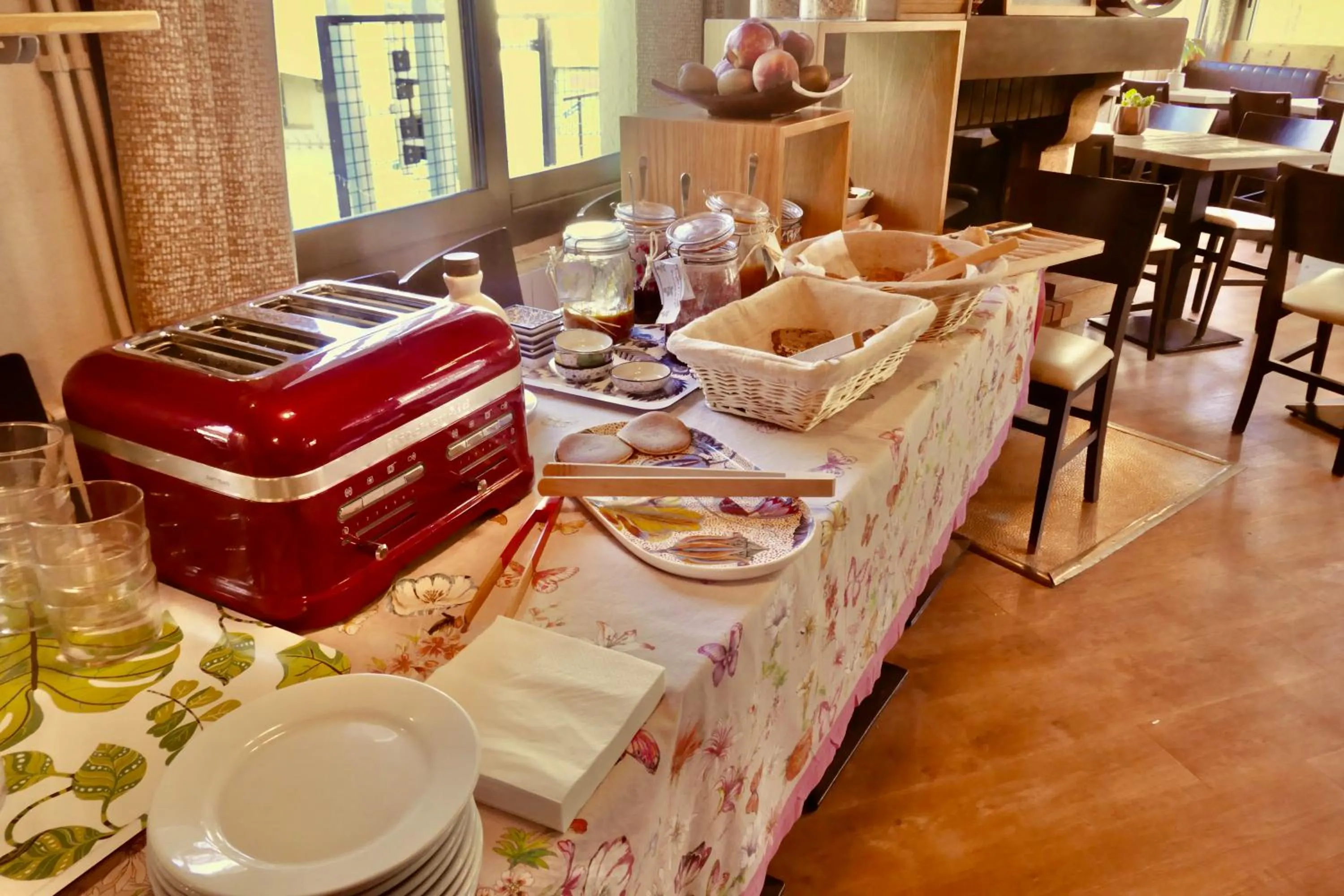 Buffet breakfast in Hôtel Le Blainon