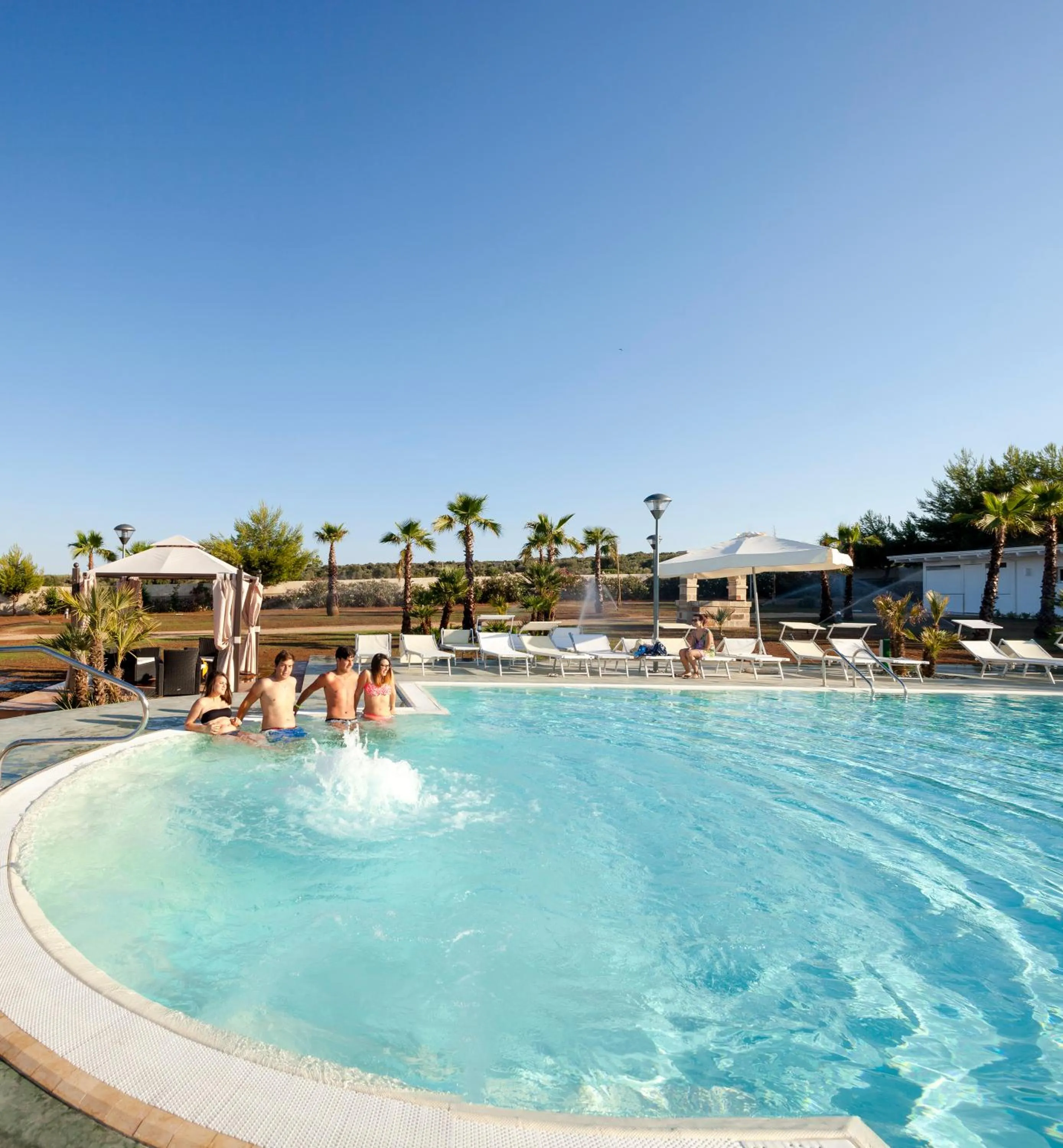 Swimming pool in Masseria Grottella