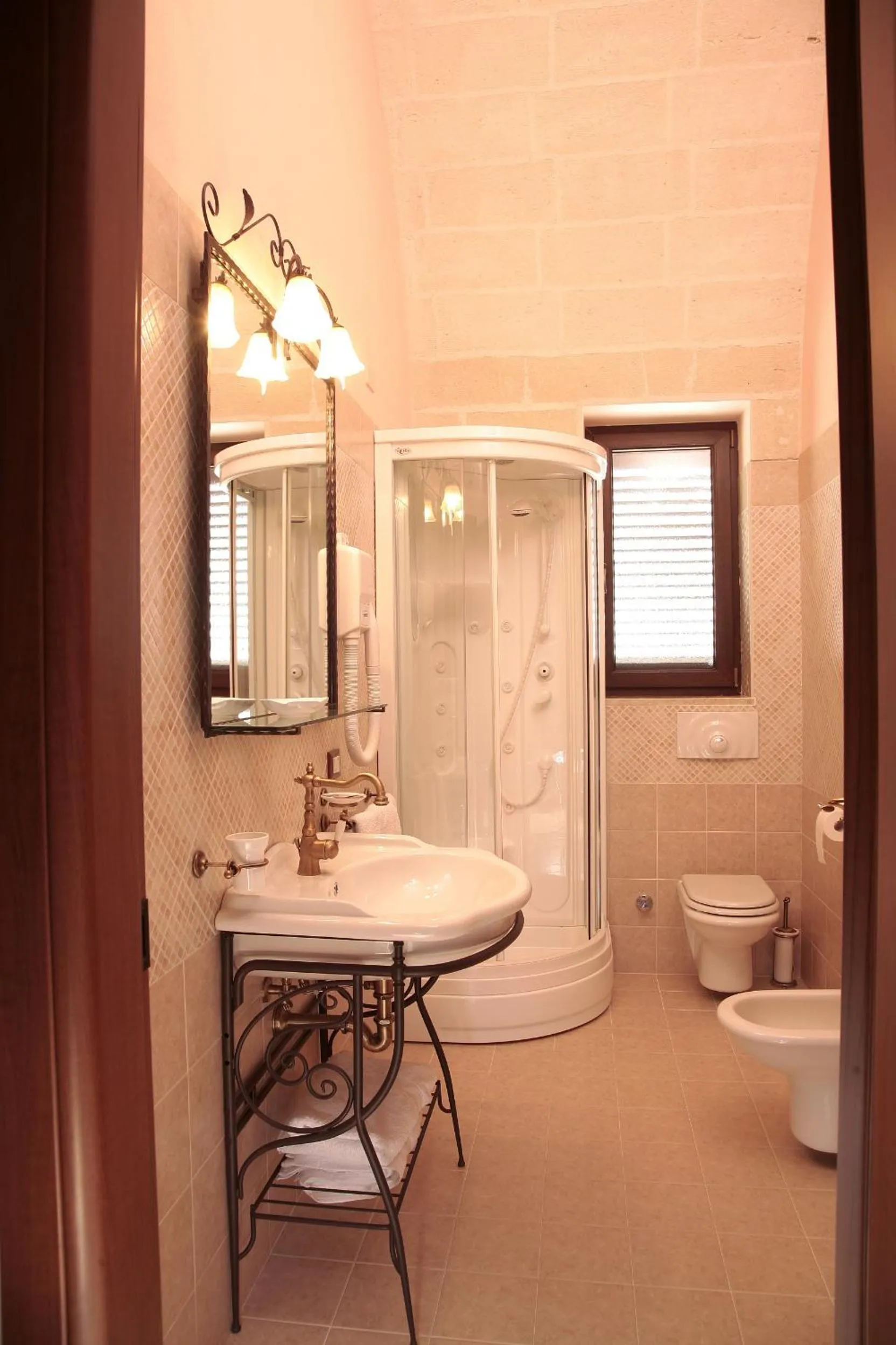 Bathroom in Masseria Grottella