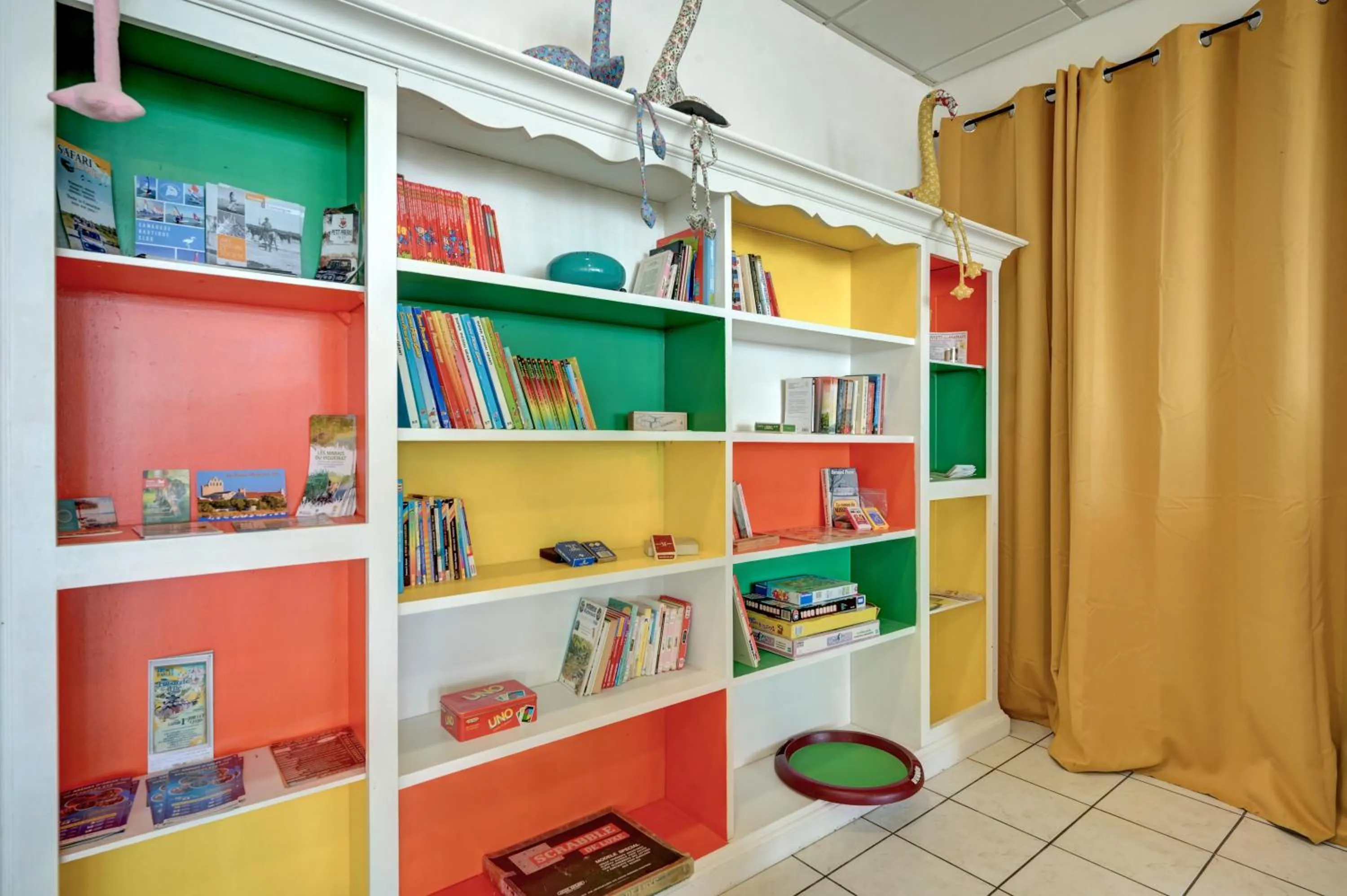 Library in Hotel Camille