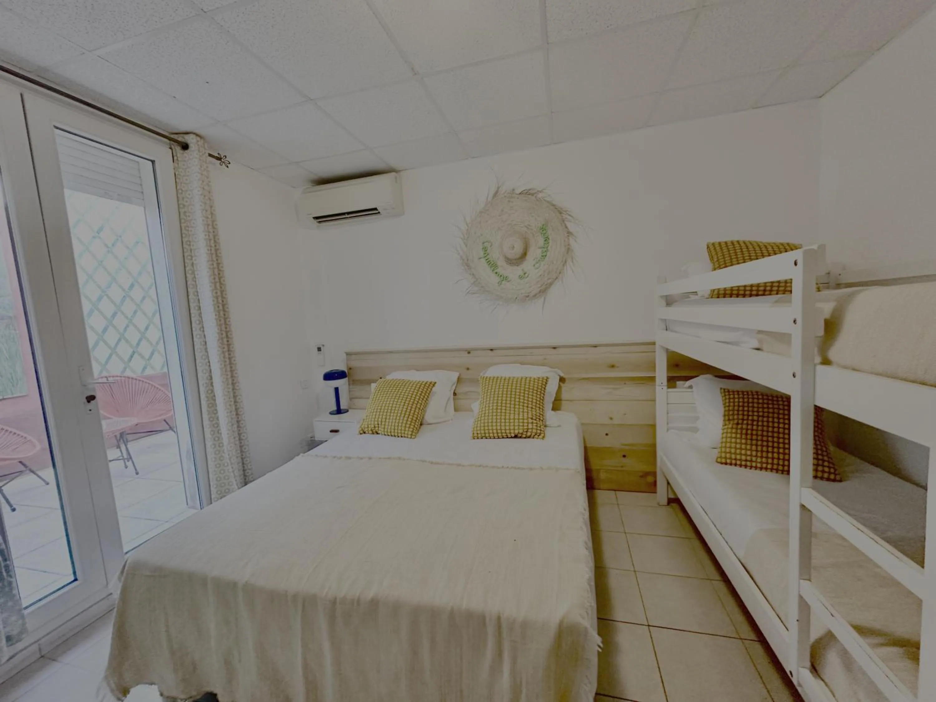 Photo of the whole room, Bed in Hotel Camille