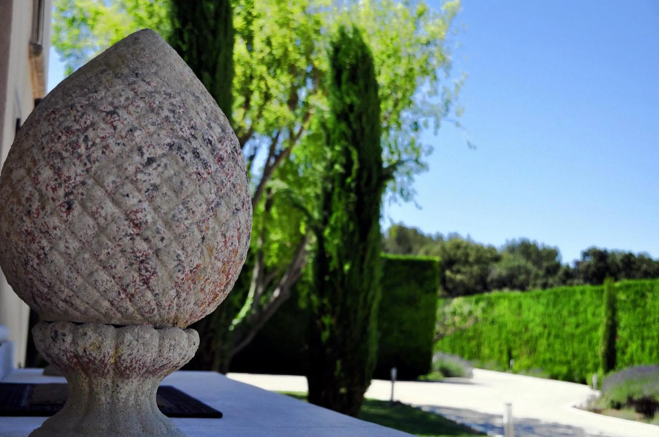 Decorative detail in Le Jardin des Amandiers