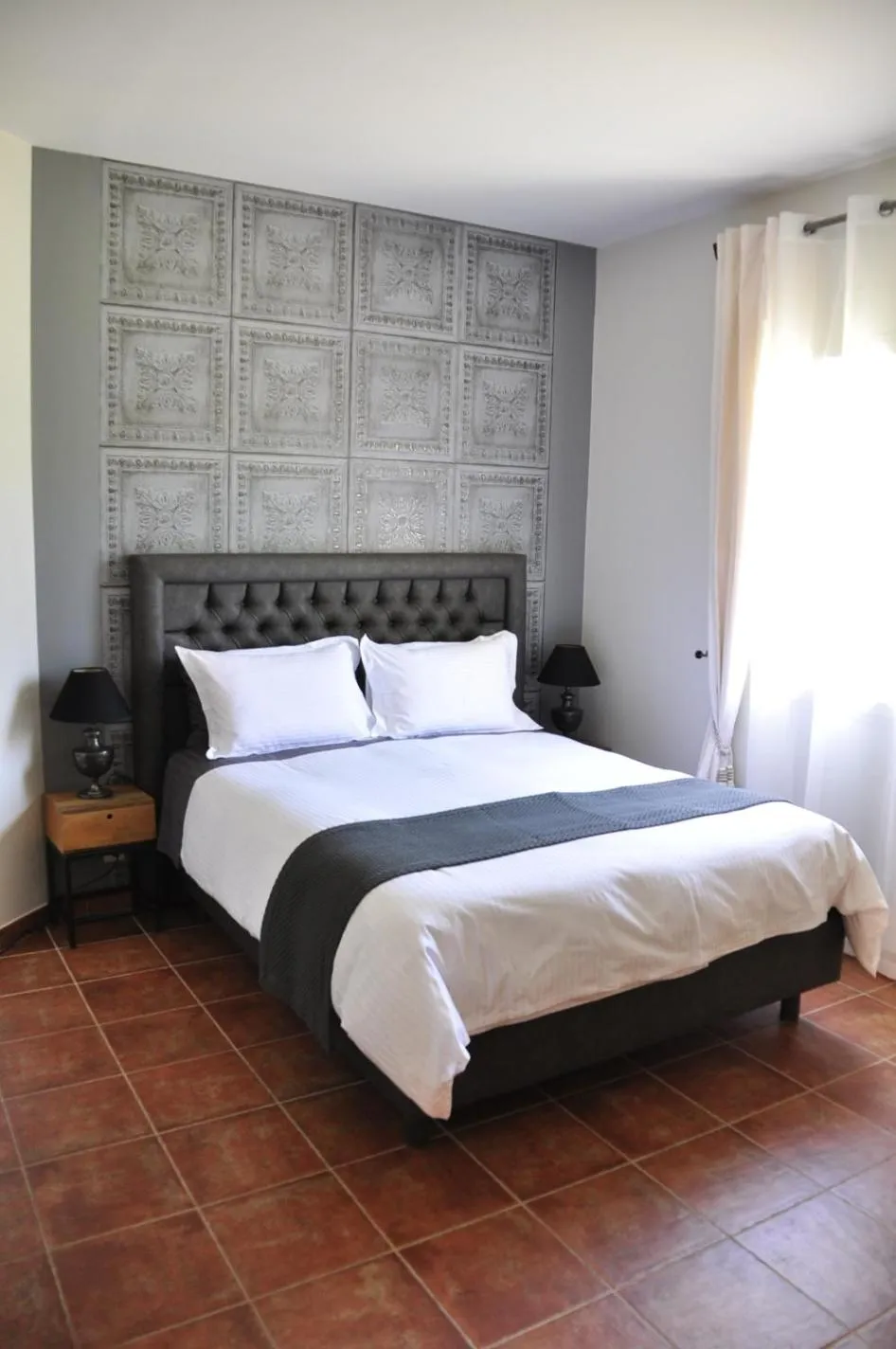 Photo of the whole room, Bed in Le Jardin des Amandiers