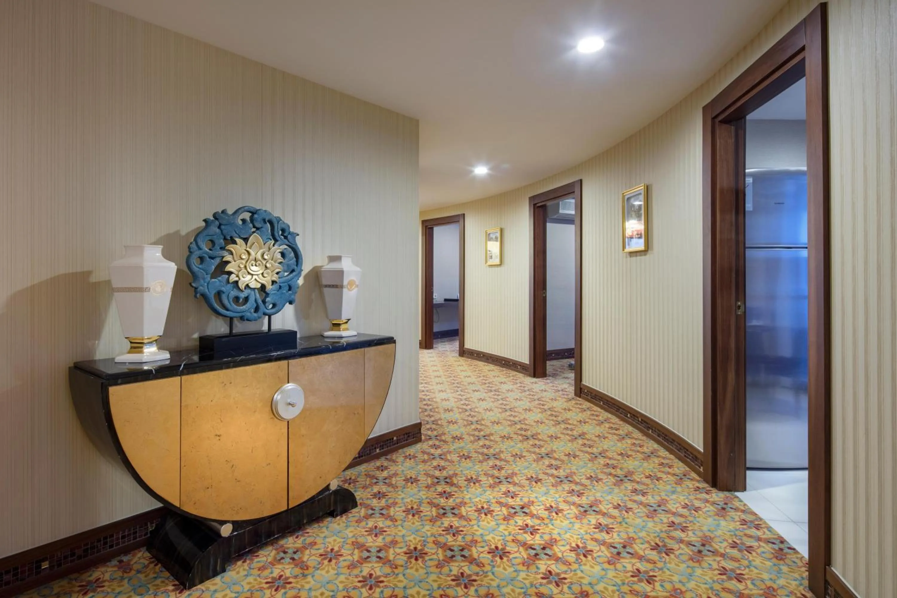 Photo of the whole room in Granada Luxury Okurcalar