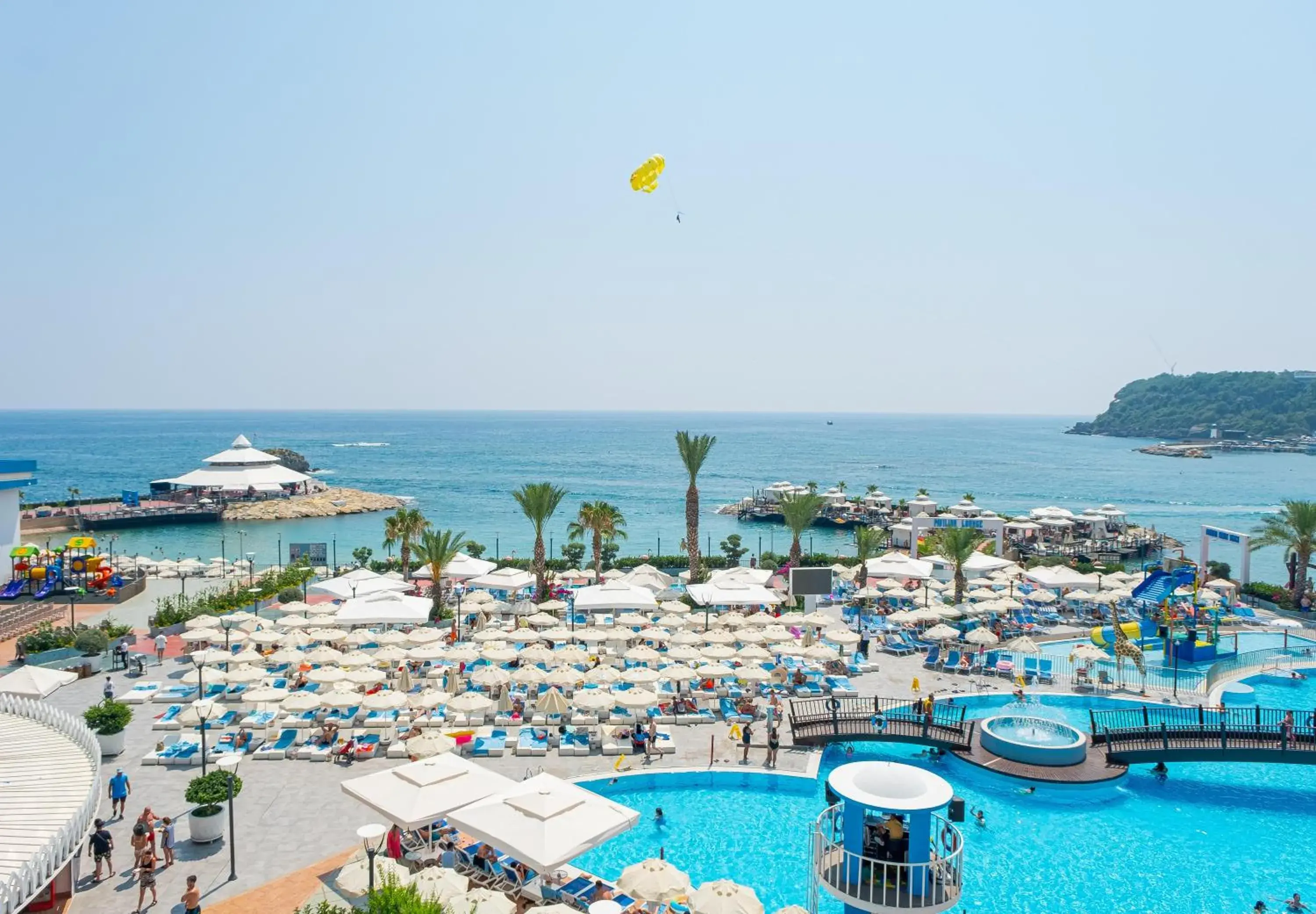 Swimming pool, Pool View in Granada Luxury Okurcalar