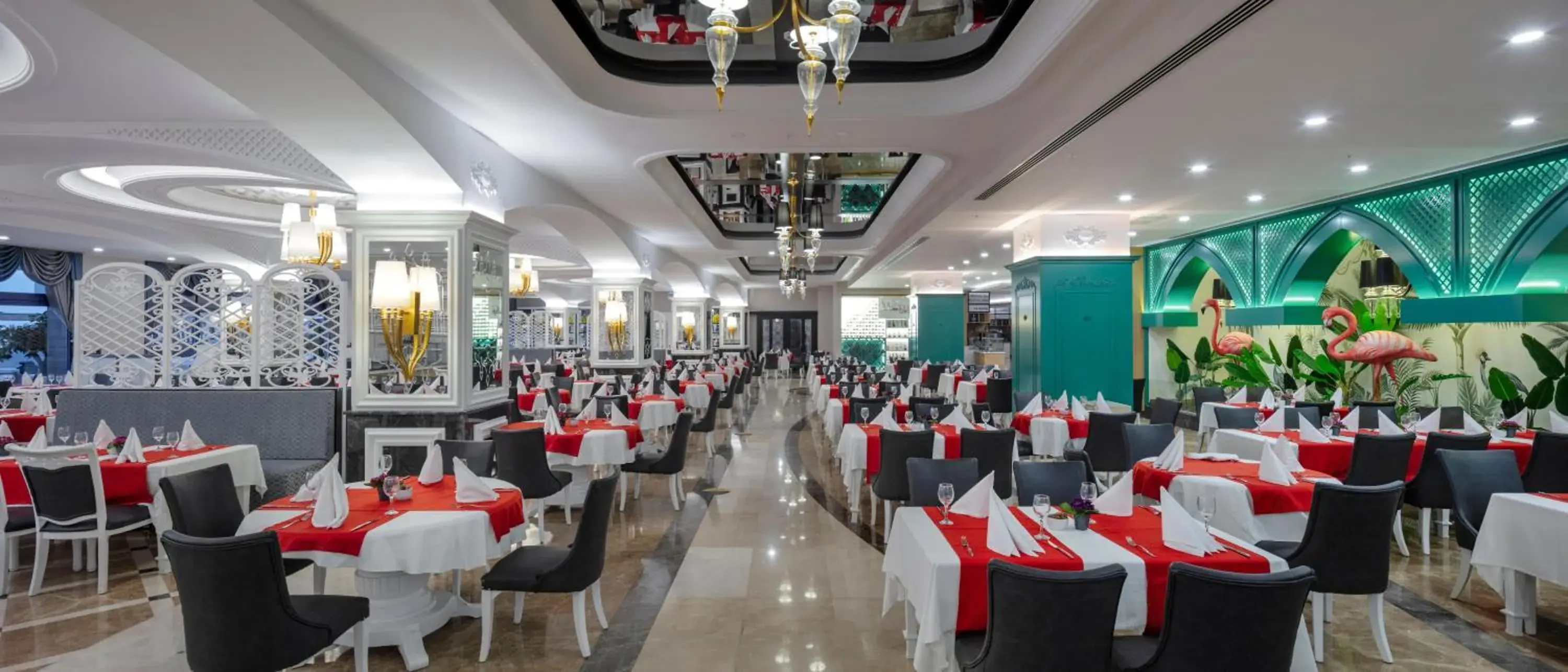 Restaurant/Places to Eat in Granada Luxury Okurcalar
