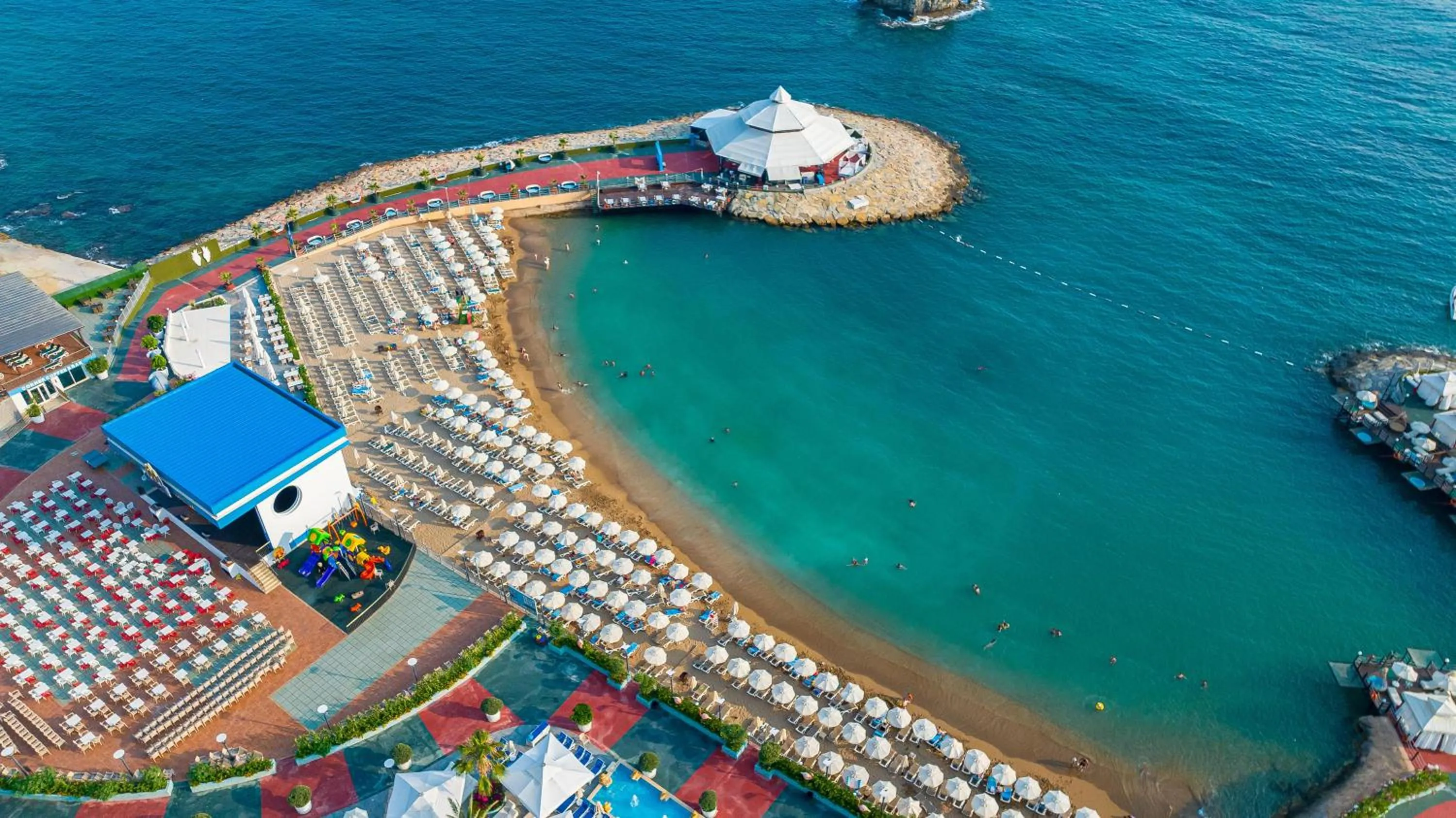 Beach in Granada Luxury Okurcalar