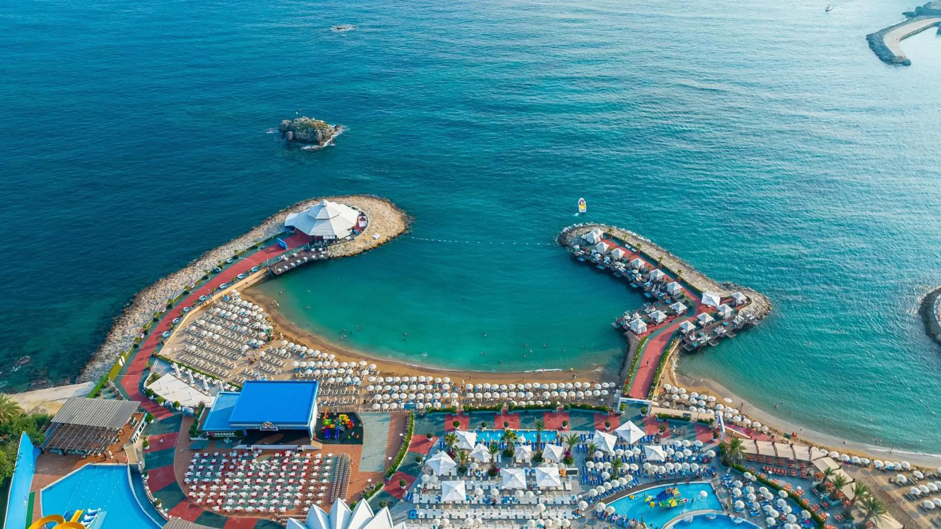 Swimming pool, Bird's-eye View in Granada Luxury Okurcalar